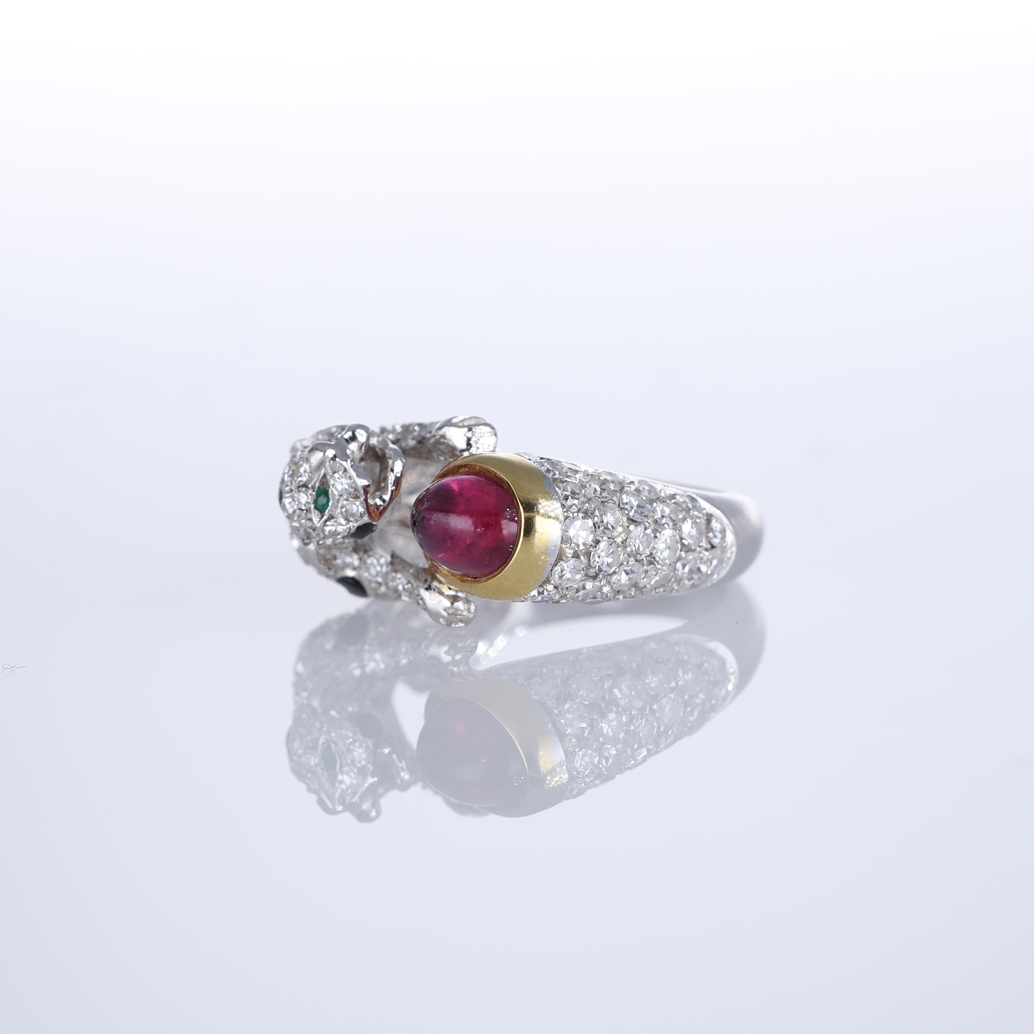 18kt White Gold Panther Band Ring with Diamonds and Cabochon Ruby In New Condition For Sale In Bergamo, BG