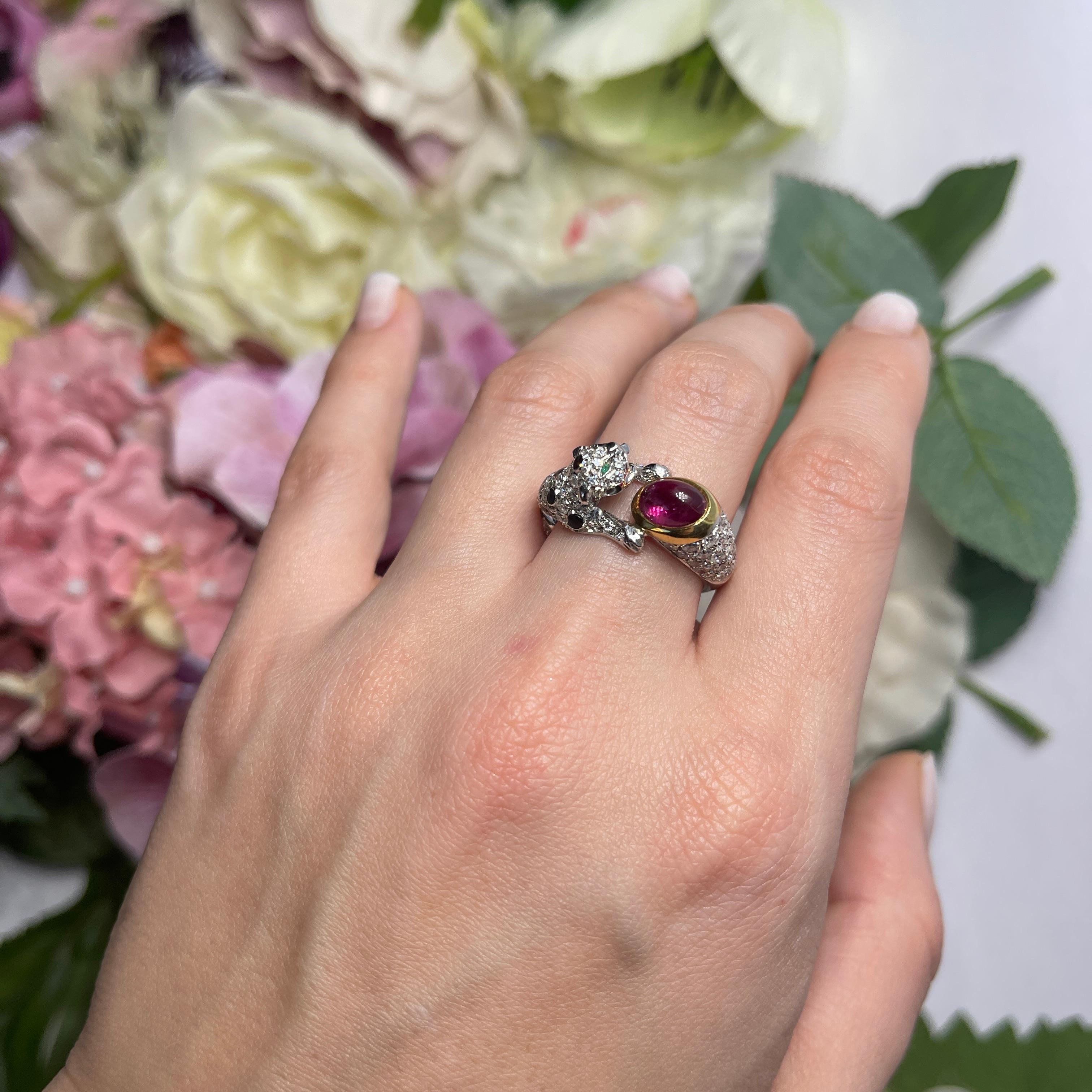 18kt White Gold Panther Band Ring with Diamonds and Cabochon Ruby For Sale 3