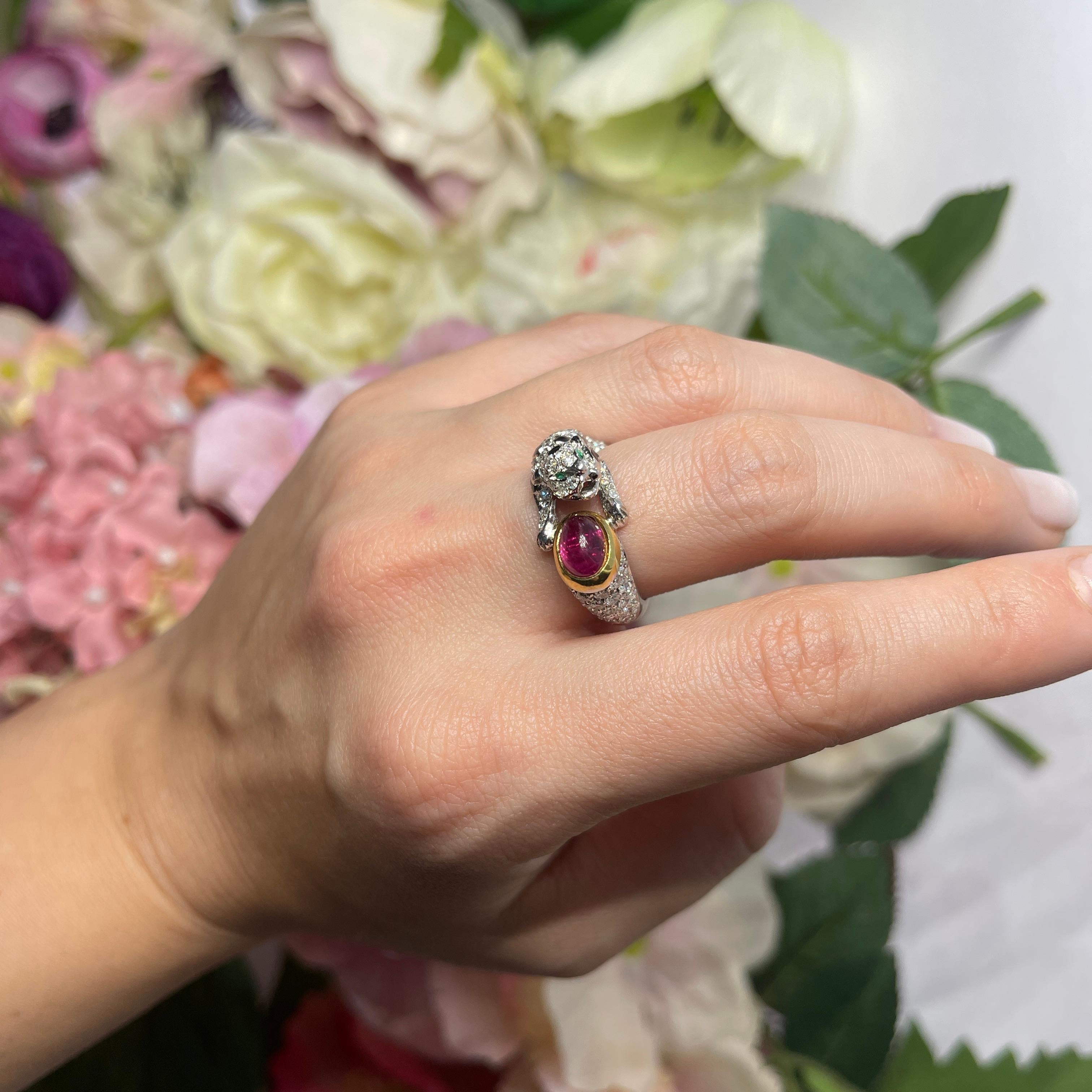 18kt White Gold Panther Band Ring with Diamonds and Cabochon Ruby For Sale 4