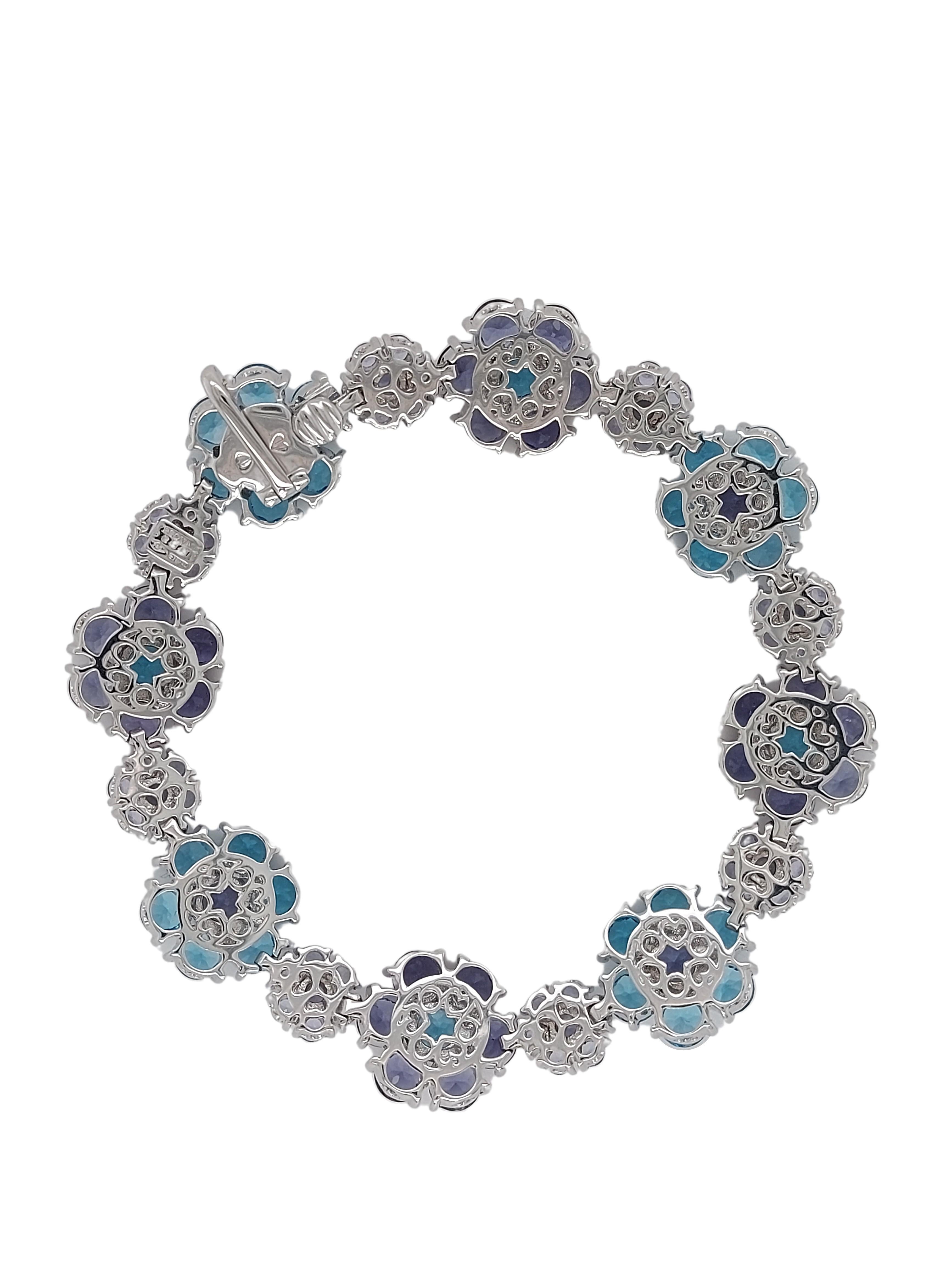 Taglio brillante 18kt White Gold Pasquale Bruni Multistone Topaz Floral Tennis Bracelet in vendita