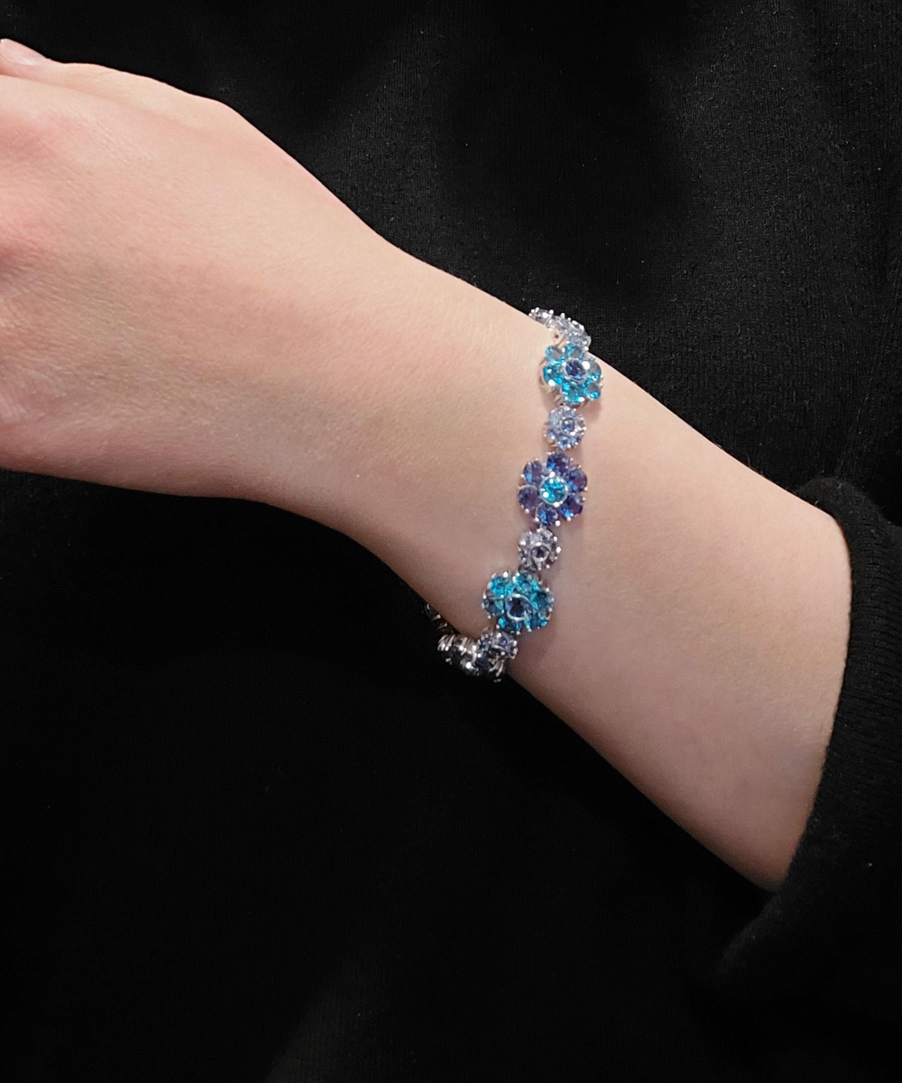 da uomo o donna 18kt White Gold Pasquale Bruni Multistone Topaz Floral Tennis Bracelet in vendita