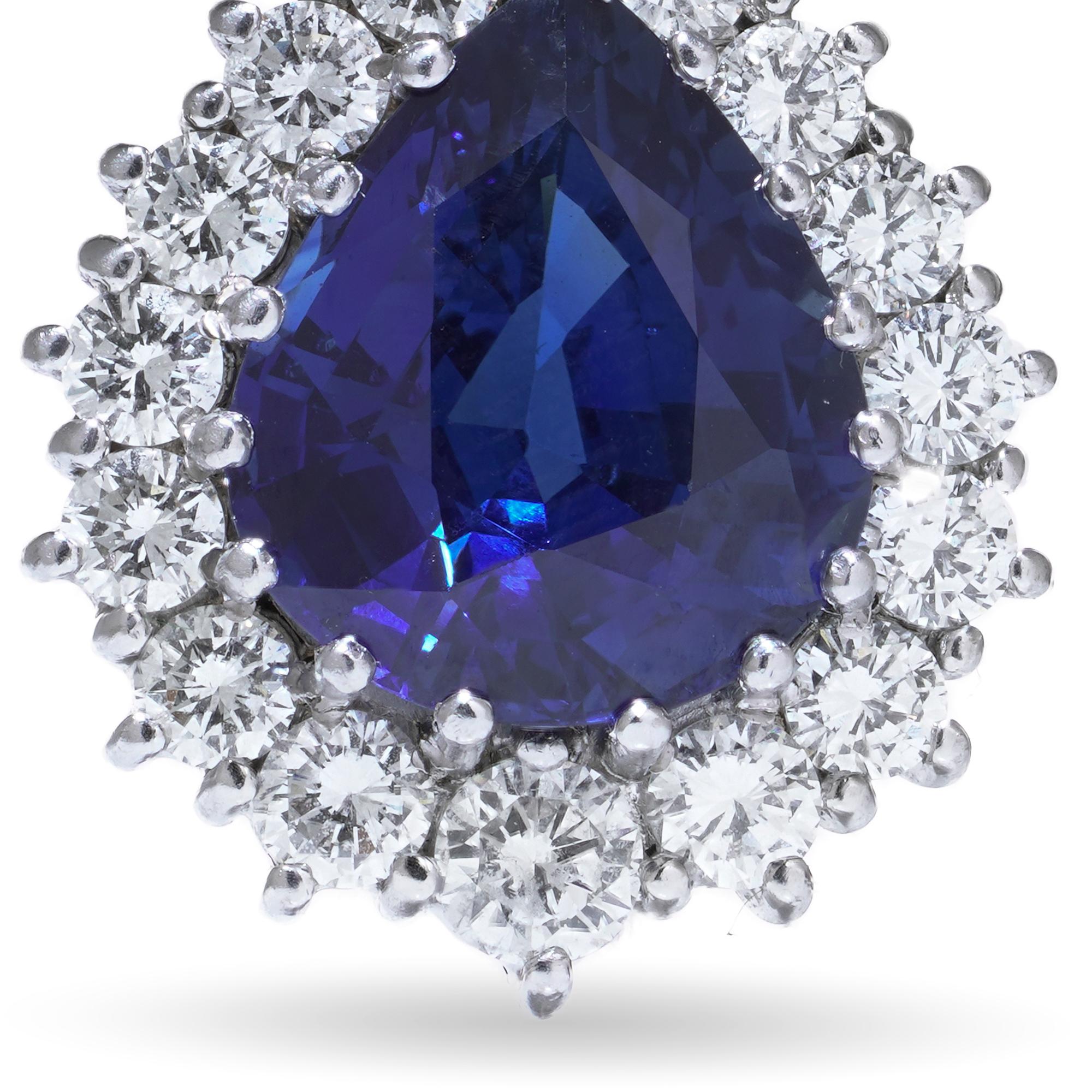 18kt White Gold Pear-Shape Sapphire & Diamond Pendant For Sale 2