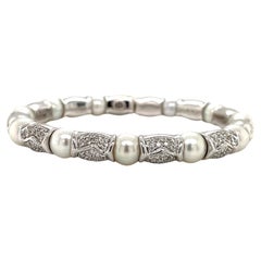 18Kt White Gold Pearl and Diamonds Bangle Bracelet