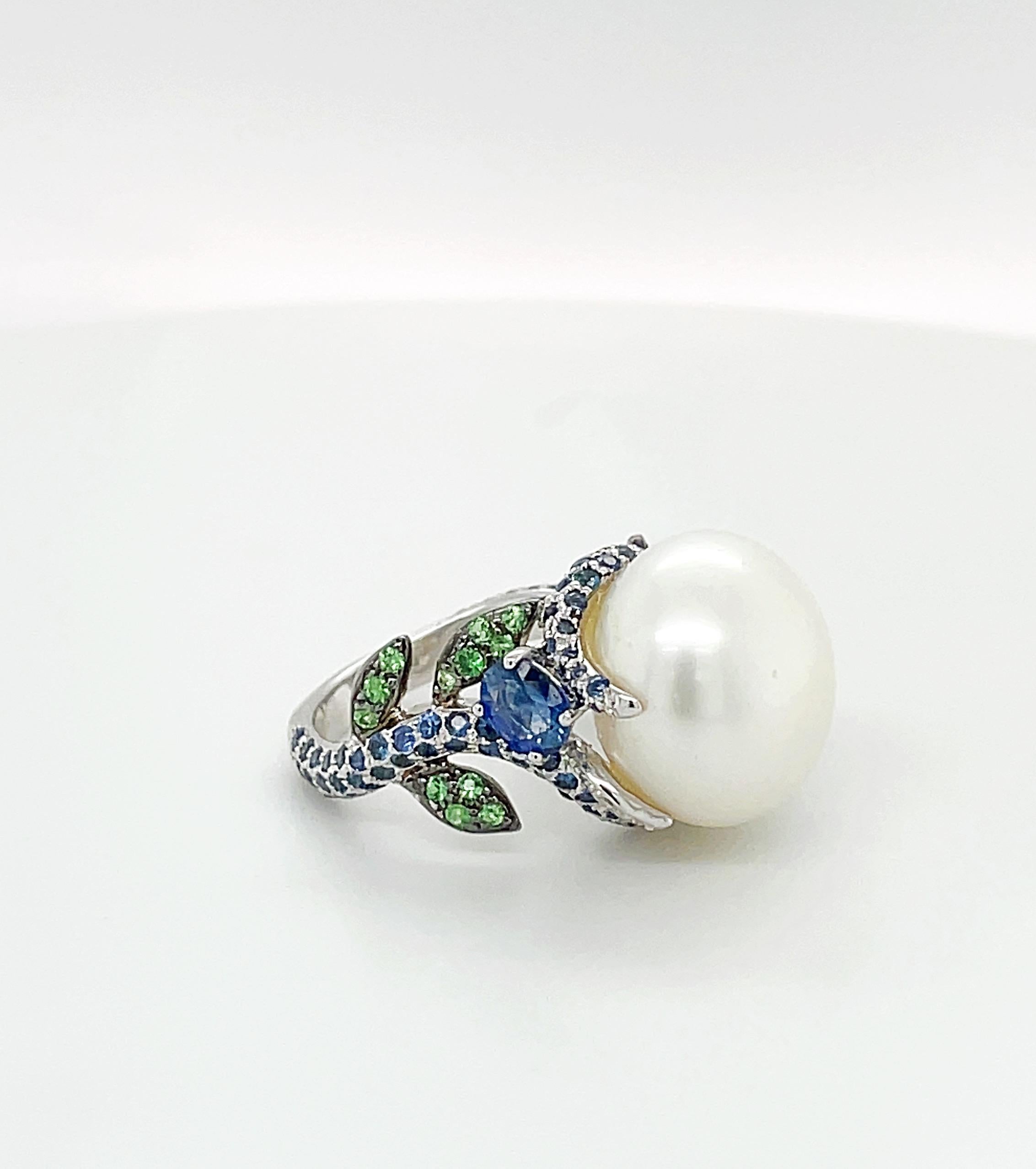 Round Cut 18 Karat White Gold Pearl, Diamond, 2.08 Carat Blue Sapphire and Tsavorite Ring For Sale