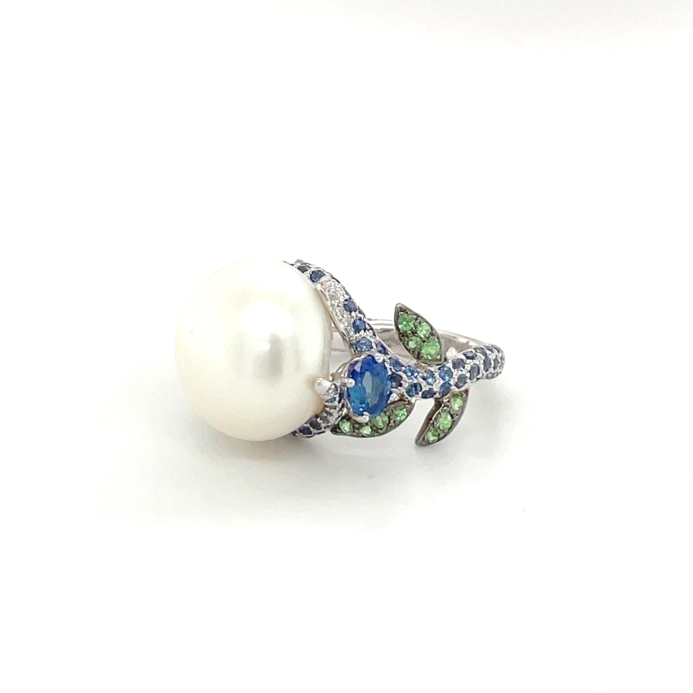 18 Karat White Gold Pearl, Diamond, 2.08 Carat Blue Sapphire and Tsavorite Ring In New Condition For Sale In New York, NY