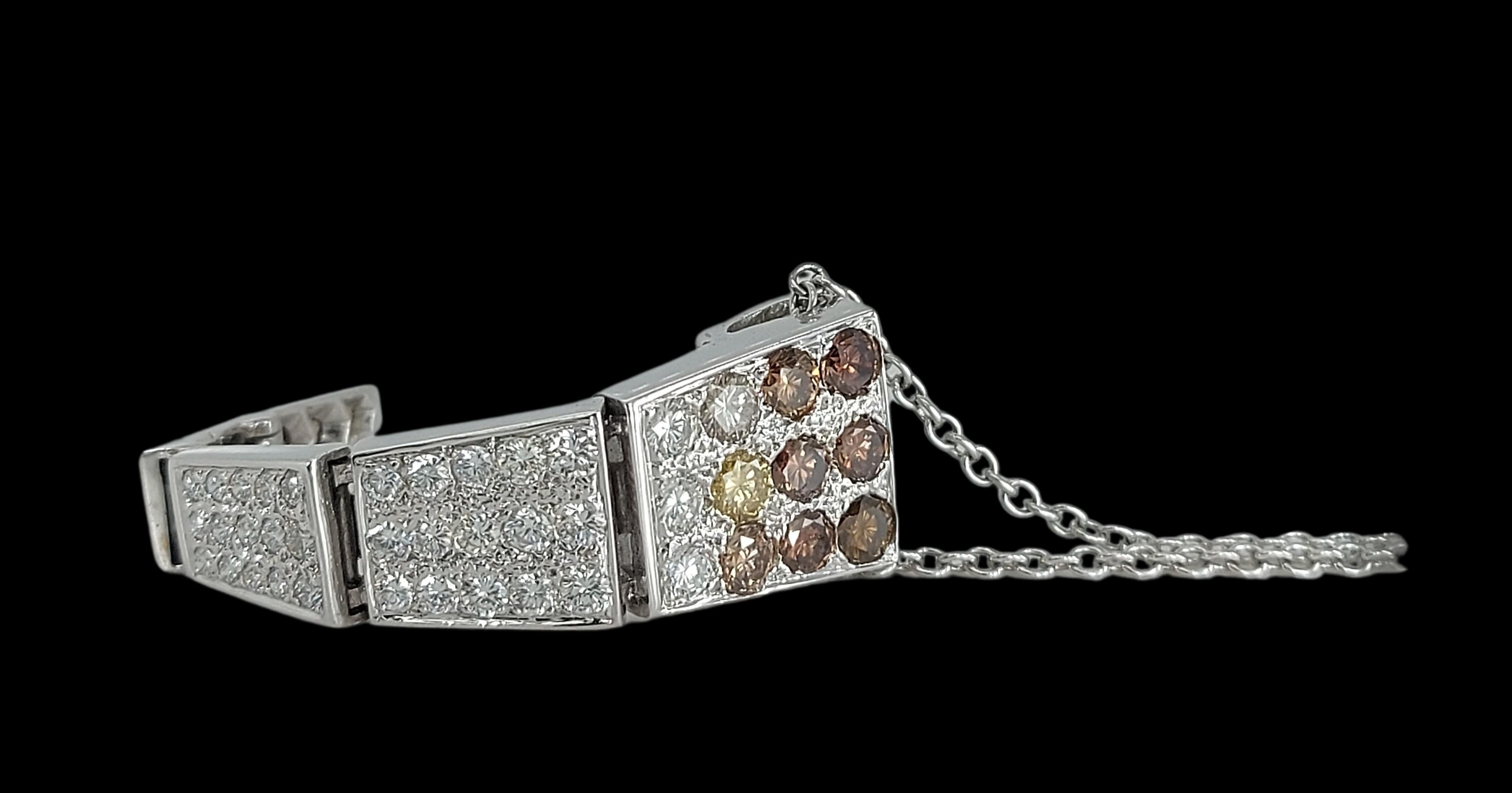 18kt White Gold Pendant and Necklace with 4.9ct White, Yellow and Cognac Diamond For Sale 2