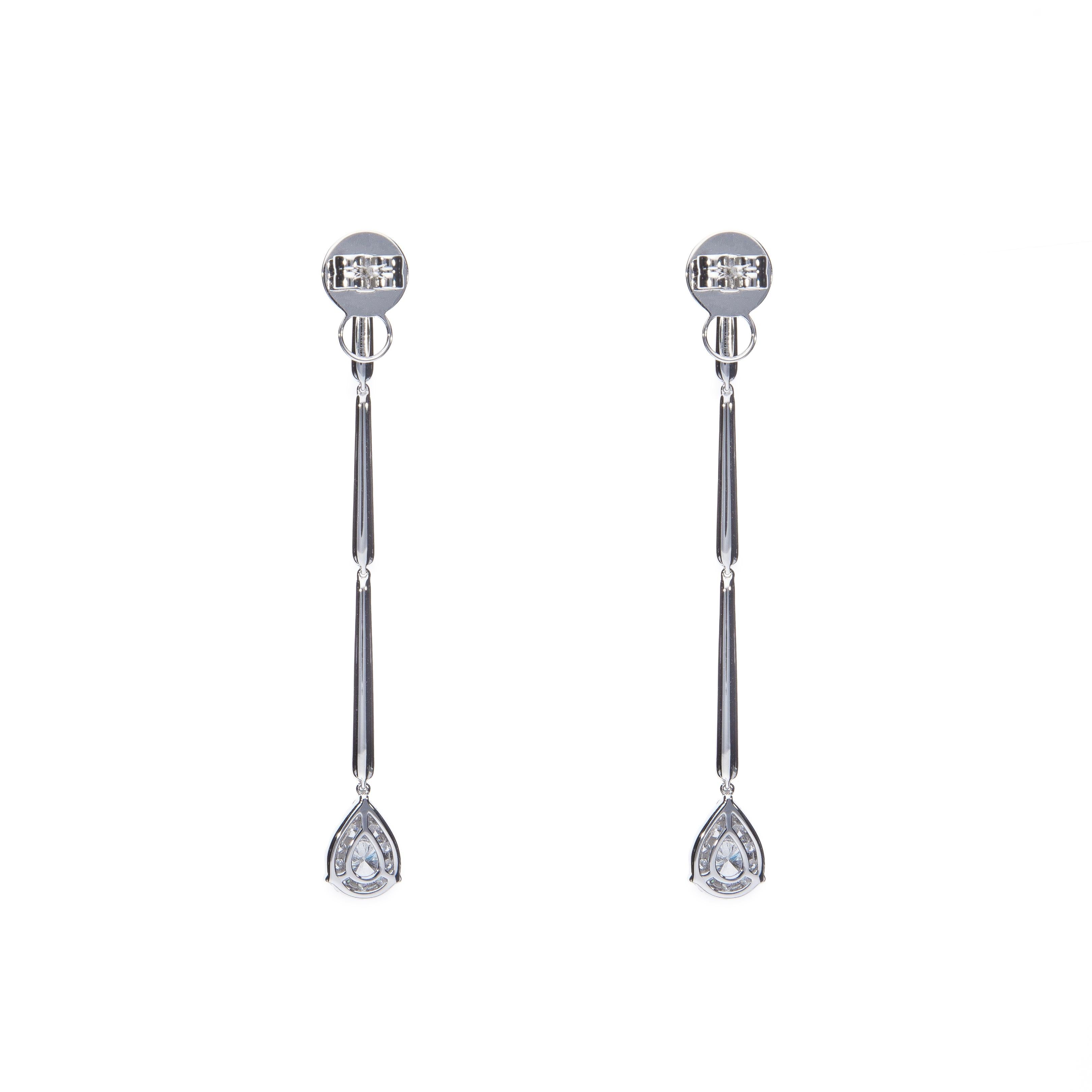 18 Karat White Gold Pendant Earrings with 94 Diamonds Total Weight 1.50 Carat 1