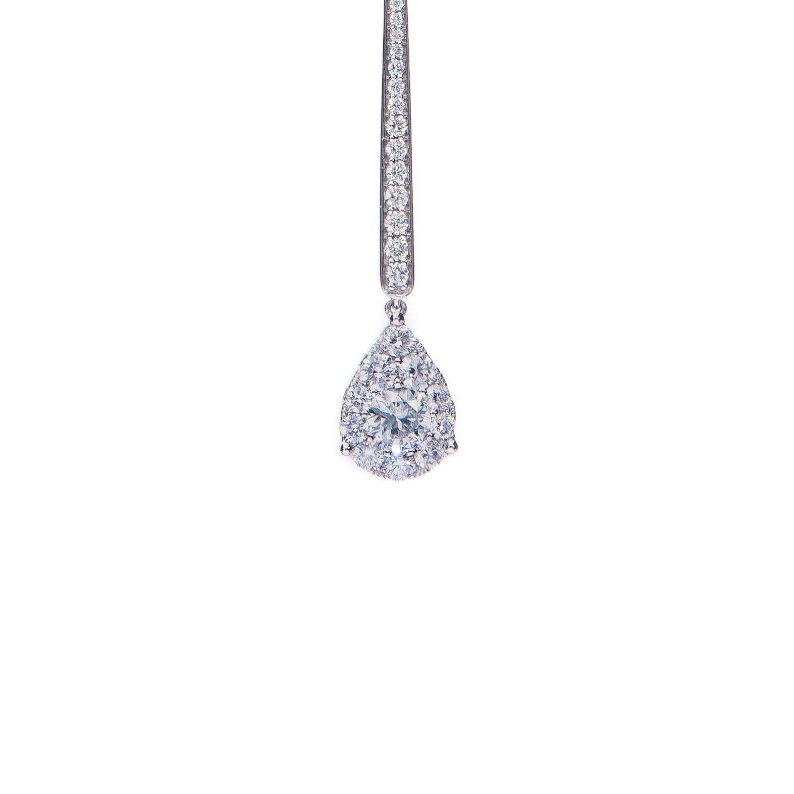 18 Karat White Gold Pendant Earrings with 94 Diamonds Total Weight 1.50 Carat For Sale 2