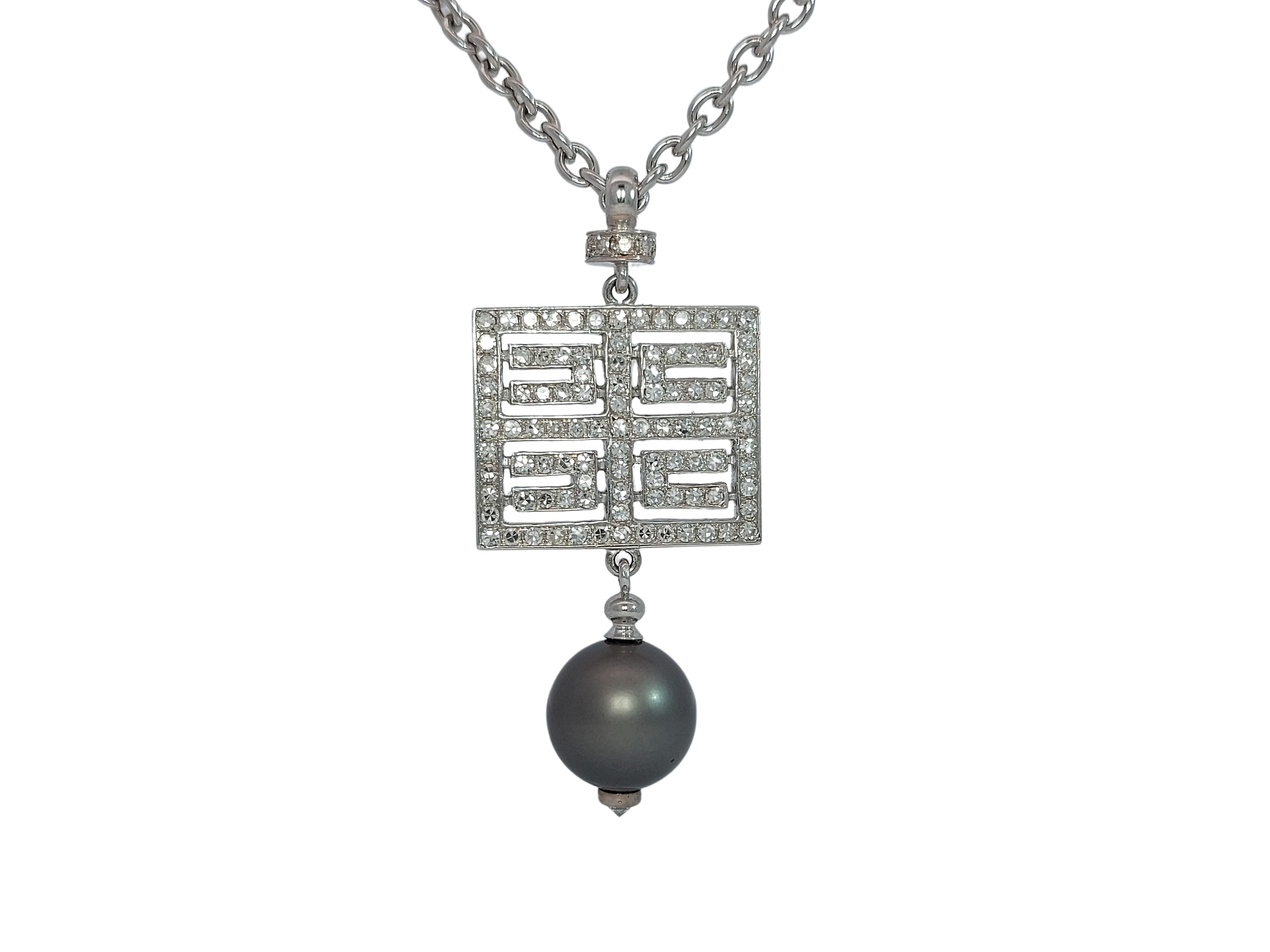 Brilliant Cut 18kt White Gold Pendant / Necklace With 1.08ct Diamonds & Black Tahiti Pearl For Sale