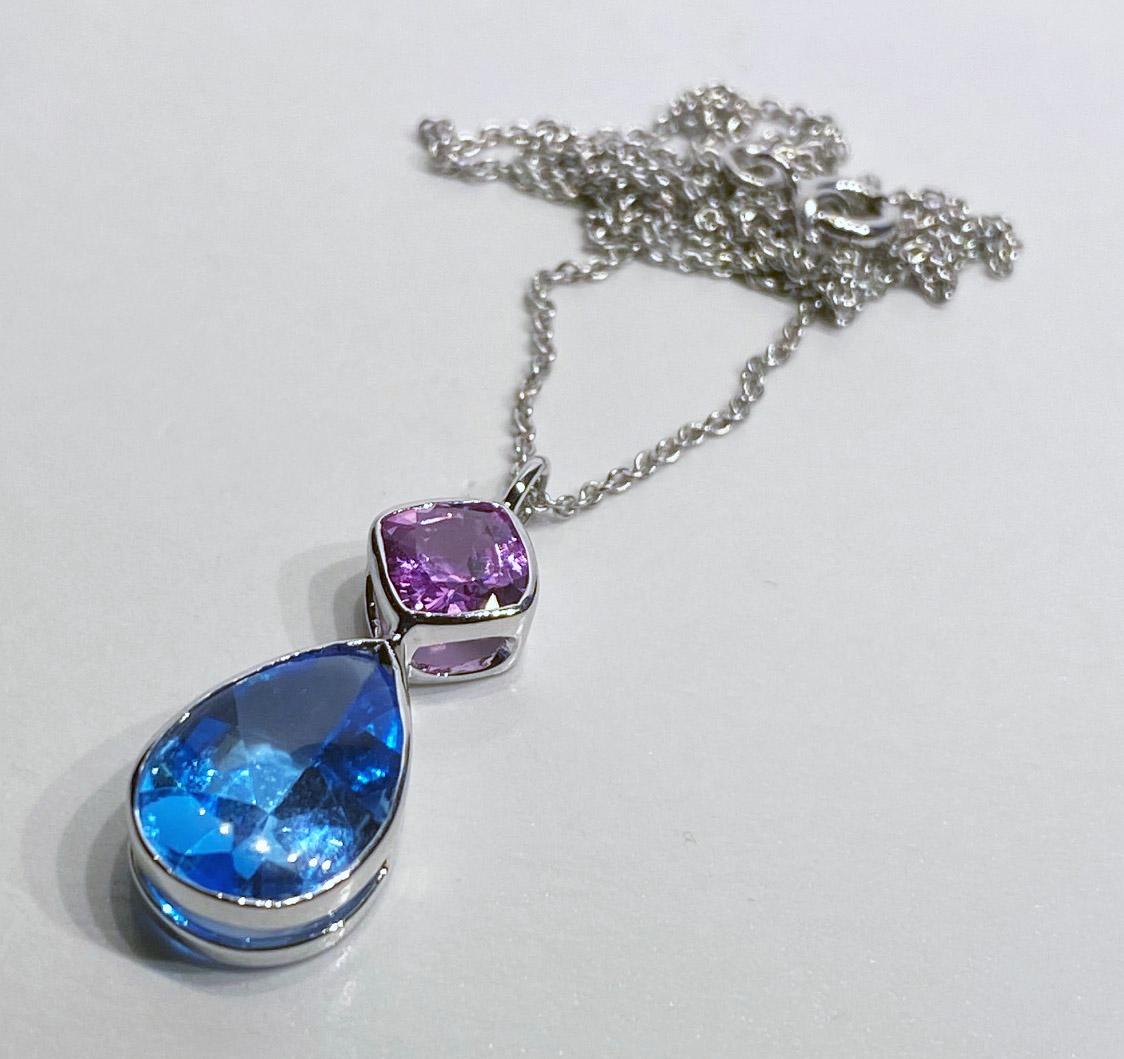 18kt White Gold Pendant Set with Blue Topaz & Pink Sapphire In New Condition For Sale In Coupeville, WA