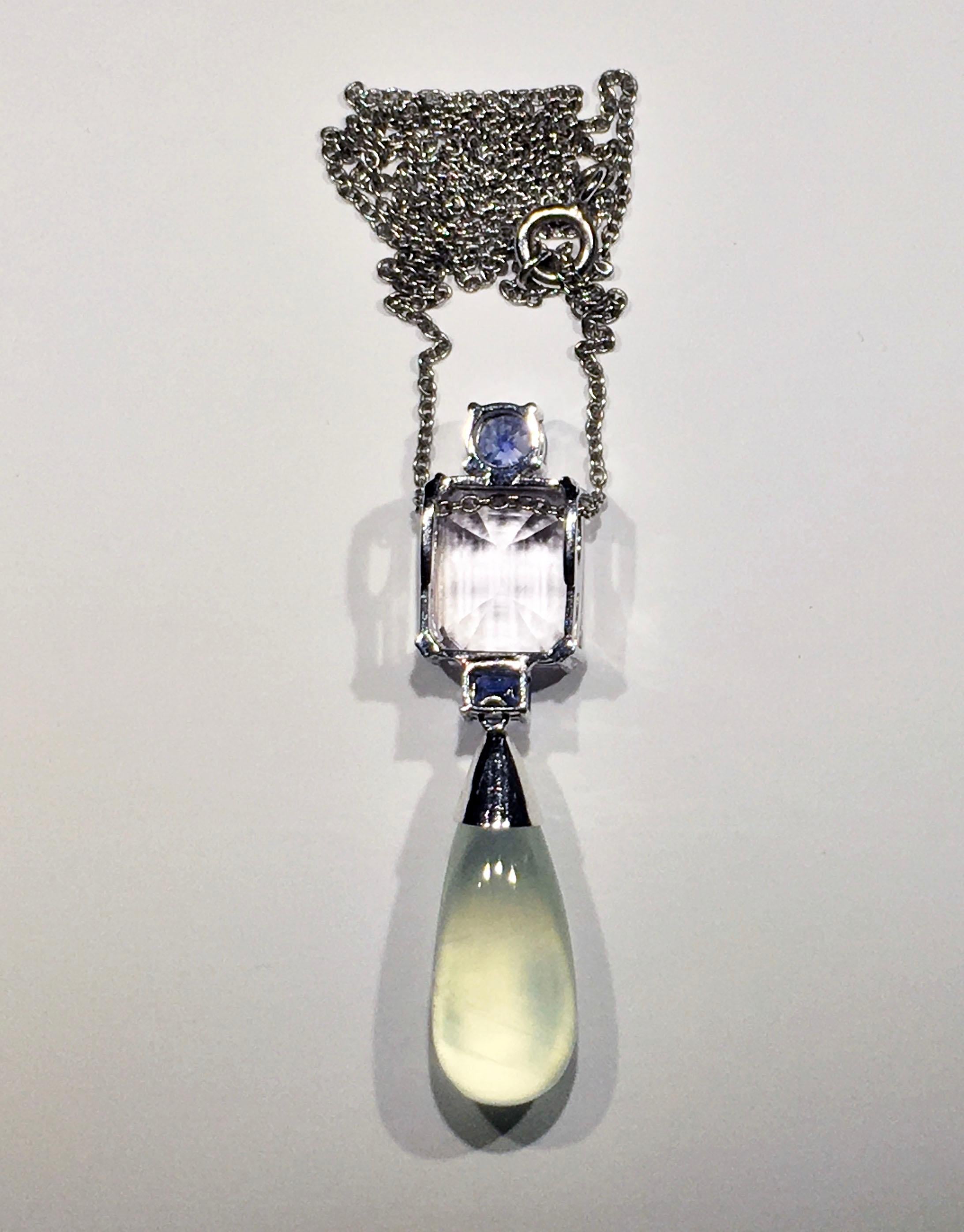 A Morganite, Sapphire and Prehnite Dangle Pendant set in 18kt White Gold For Sale 9