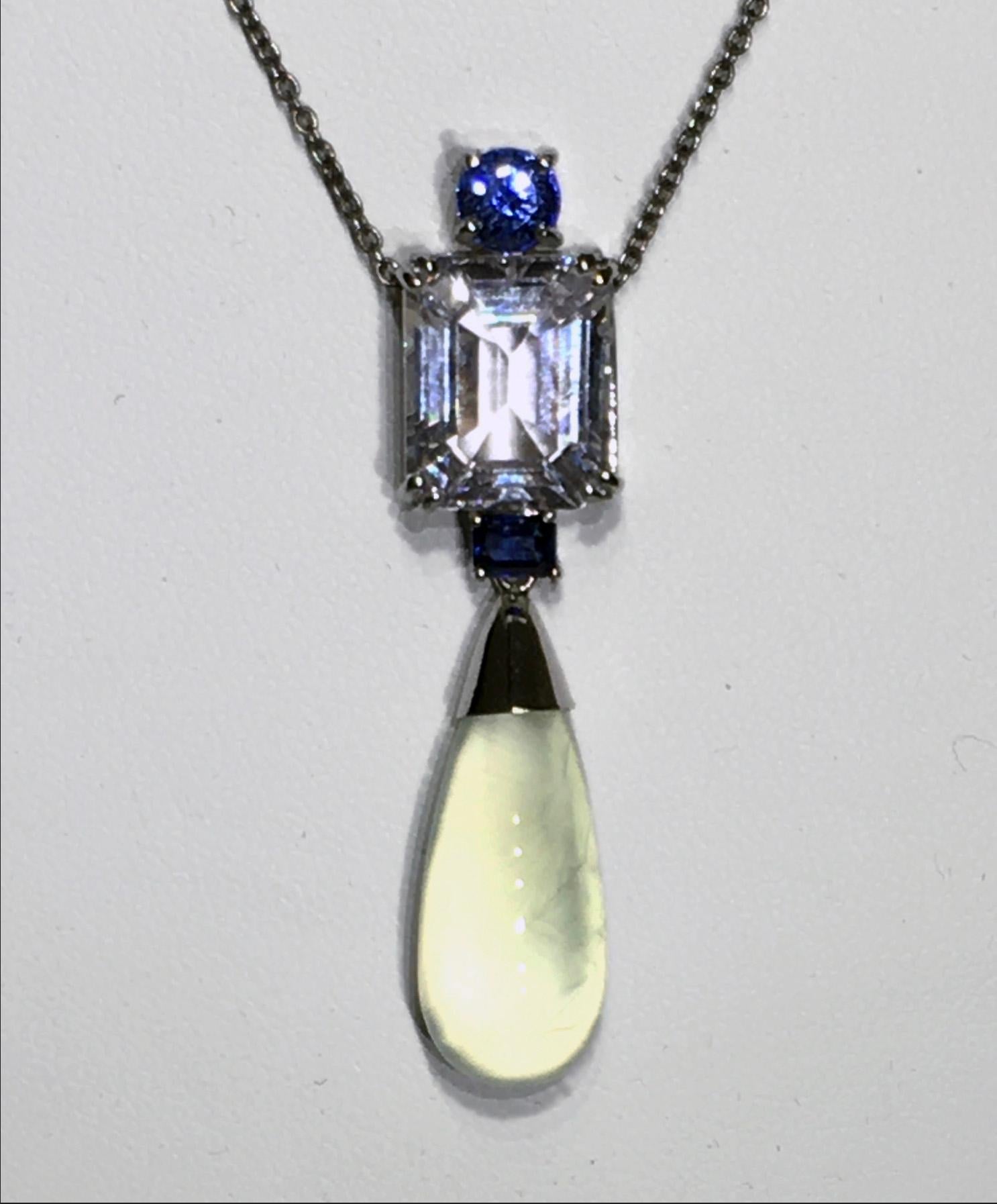 A Morganite, Sapphire and Prehnite Dangle Pendant set in 18kt White Gold For Sale 10