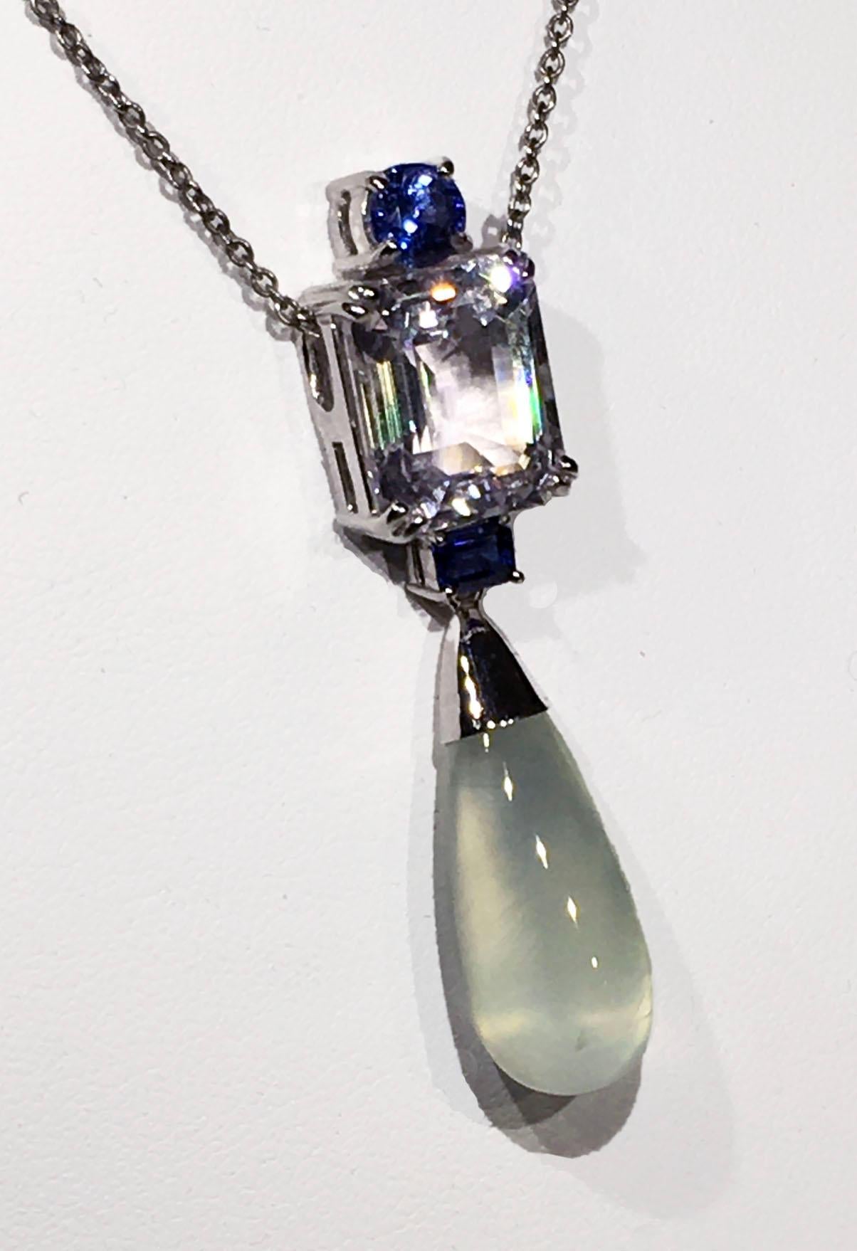 A Morganite, Sapphire and Prehnite Dangle Pendant set in 18kt White Gold For Sale 2
