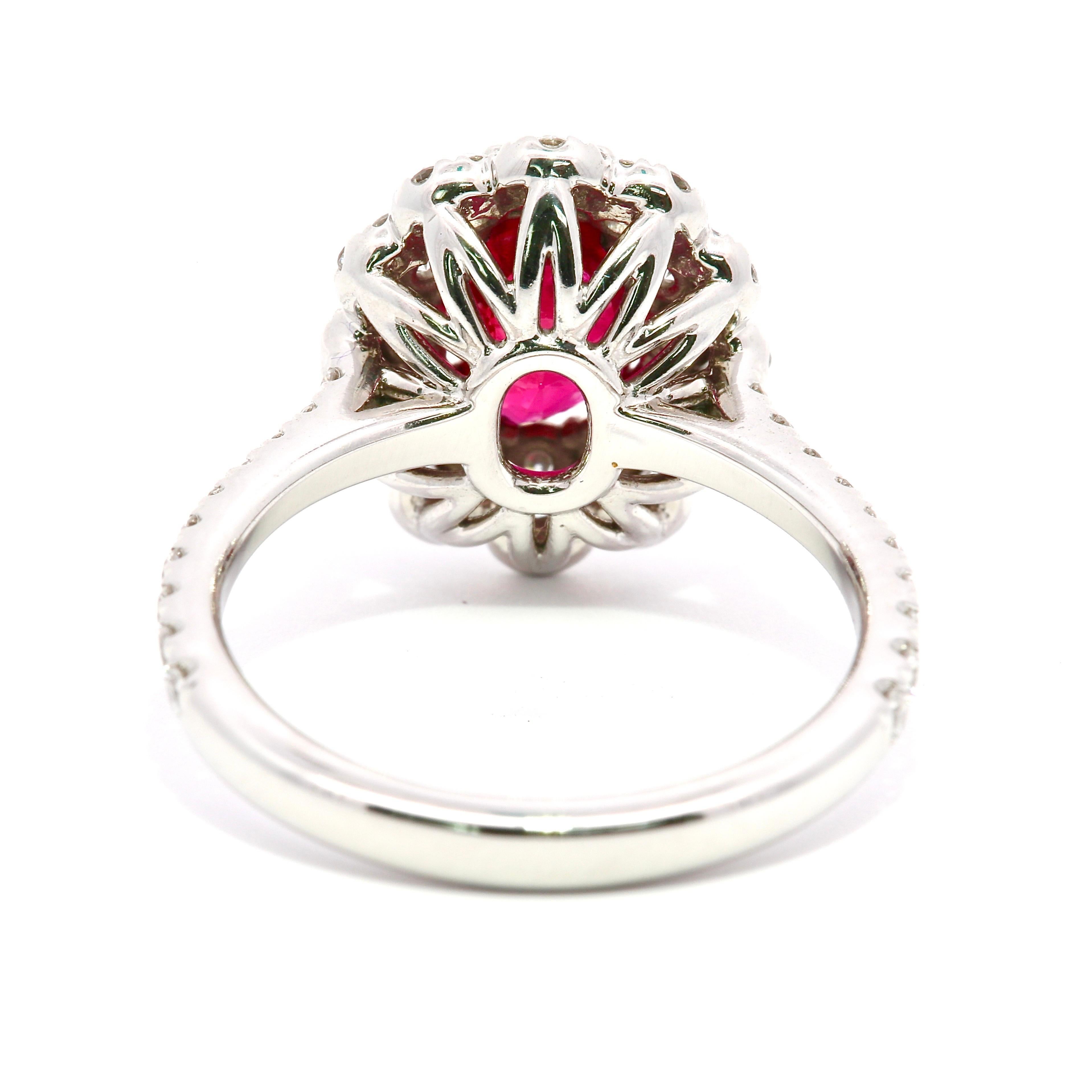 18kt Weißgold 'Taubenblut' Rubin- und Diamantring 1
