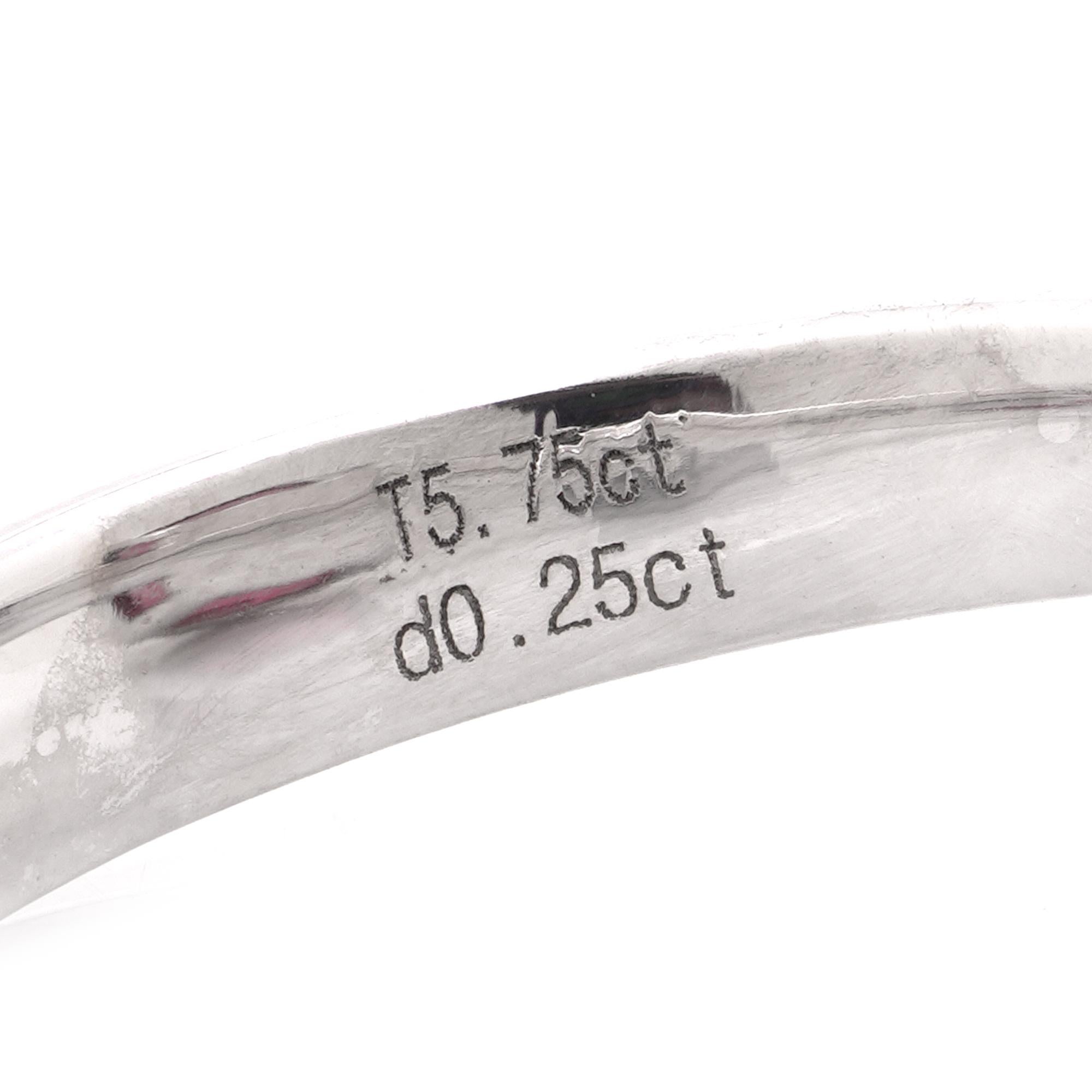 Anello in oro bianco 18kt con tormalina rosa e diamanti in vendita 2