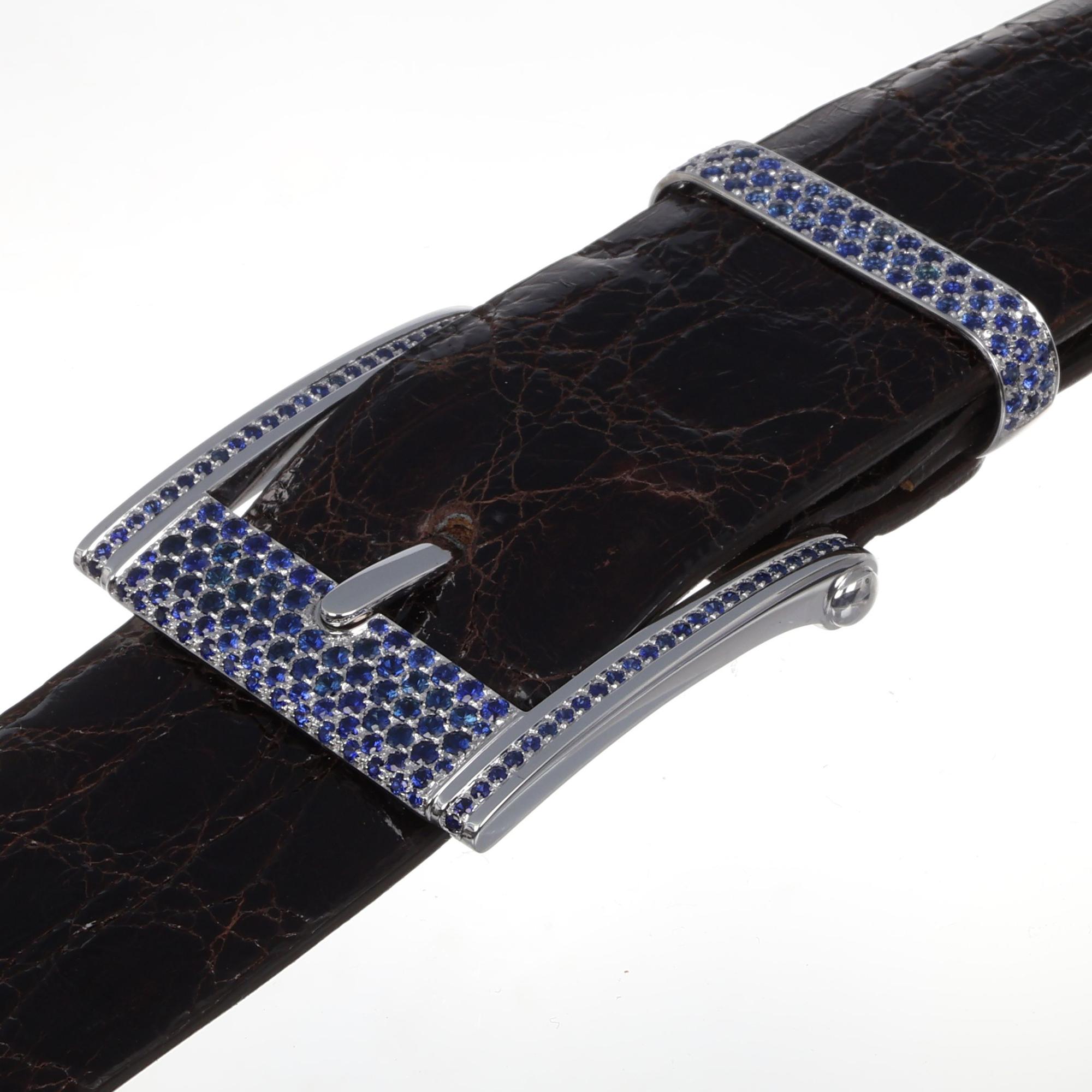18Kt White Gold Precious Belt Buckle Blue Sapphires 6.99 ct Made in Italy Gift  In New Condition For Sale In Bergamo, BG