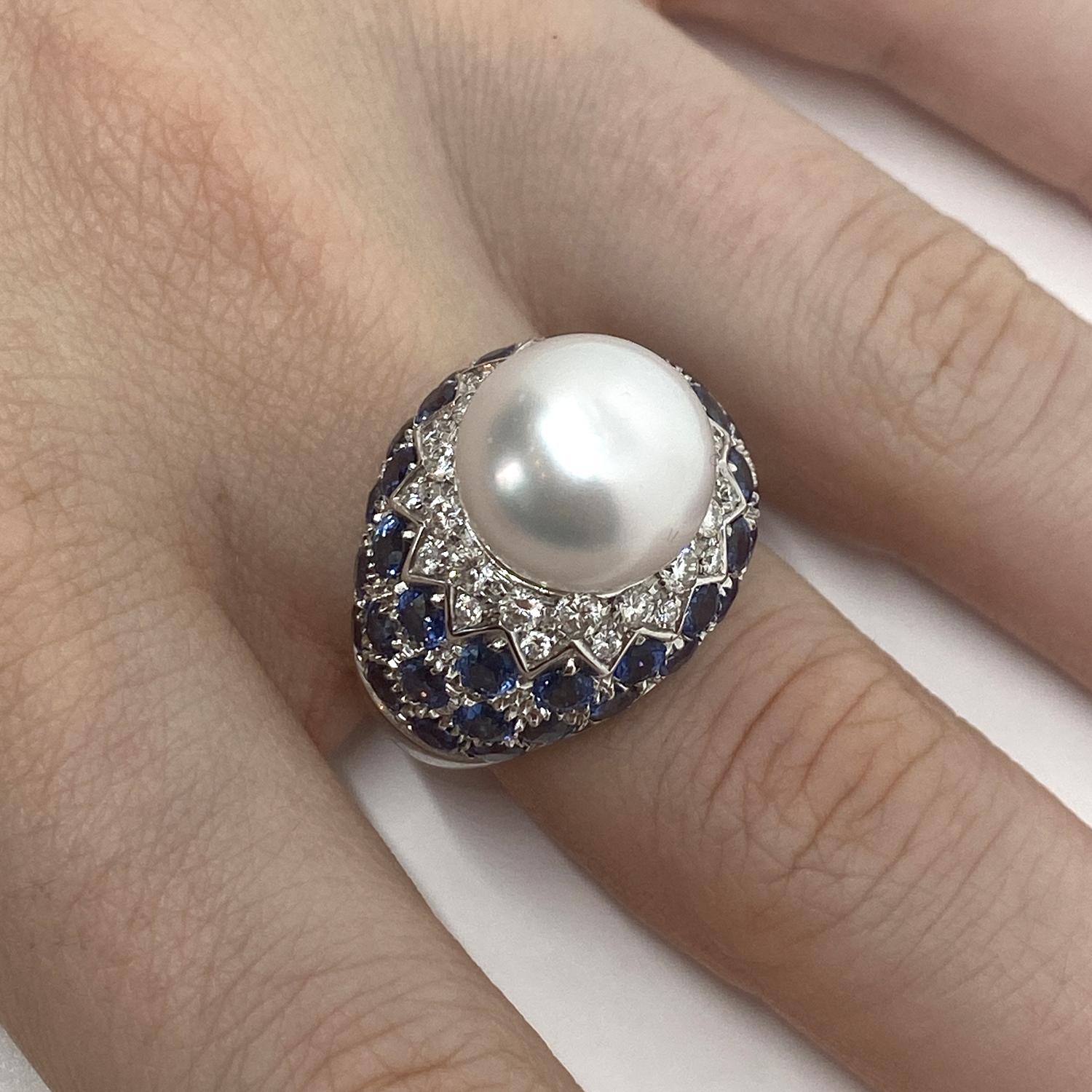 Ring made of 18kt white gold with white pearl and brilliant-cut natural white diamonds for ct.0.78 and brilliant-cut blue sapphires for ct.5.95

Welcome to our jewelry collection, where every piece tells a story of timeless elegance and unparalleled