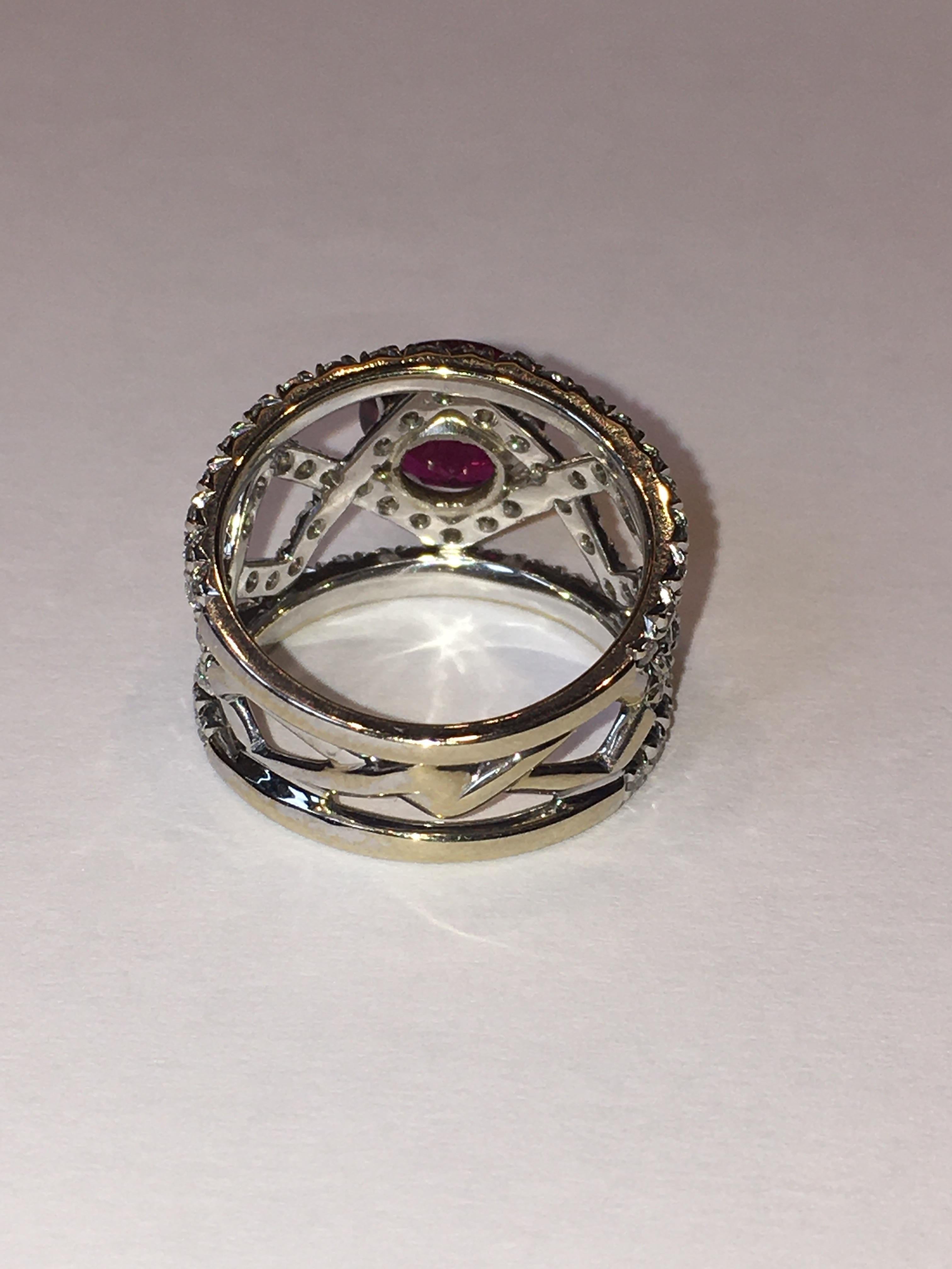 Women's 18kt white gold ring, 2, 00ct Rubellite, 0, 90ct Diamond For Sale