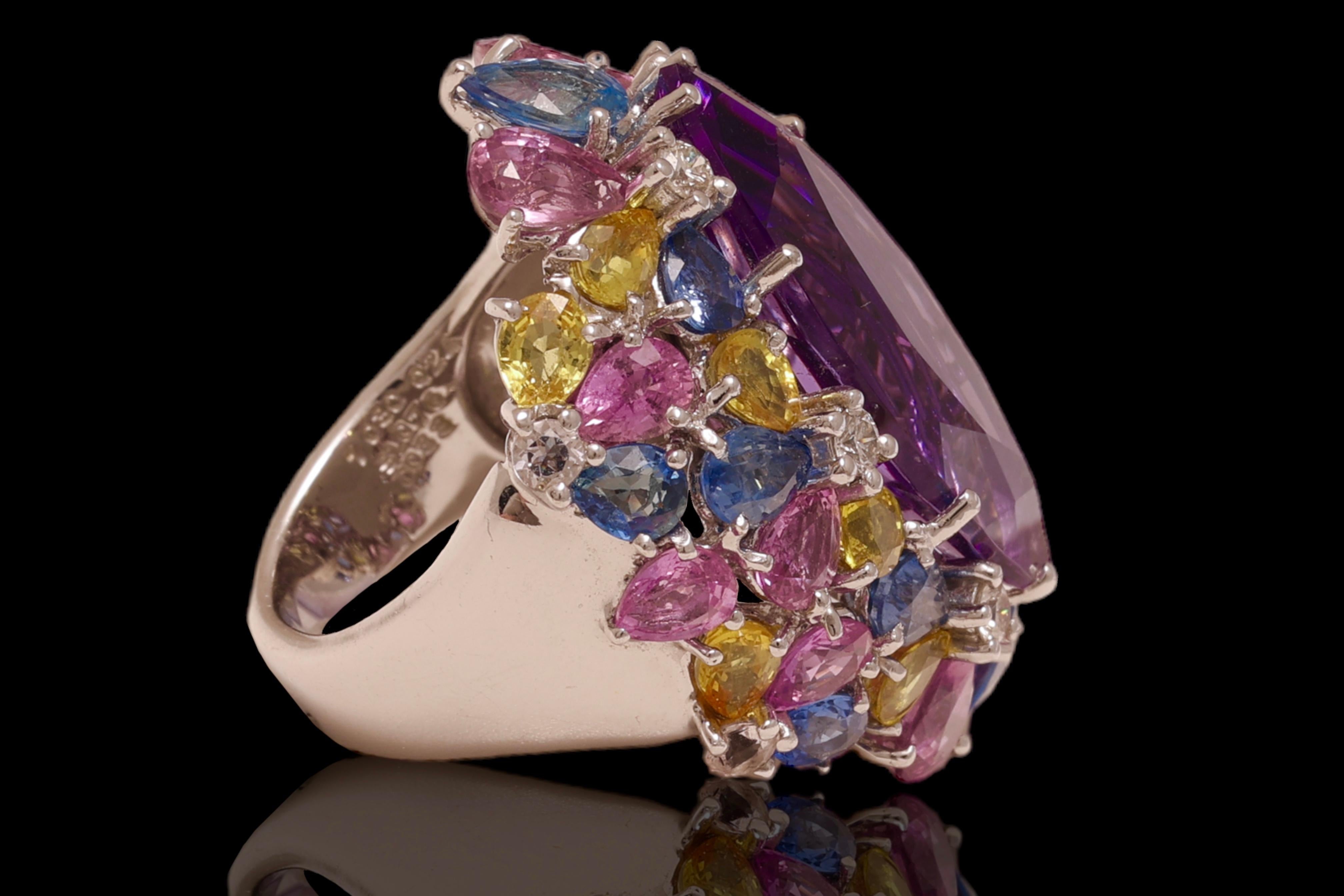 18kt White Gold Ring Big Amethyst Center Stone & Blue, Pink Sapphires, Diamonds  In New Condition For Sale In Antwerp, BE