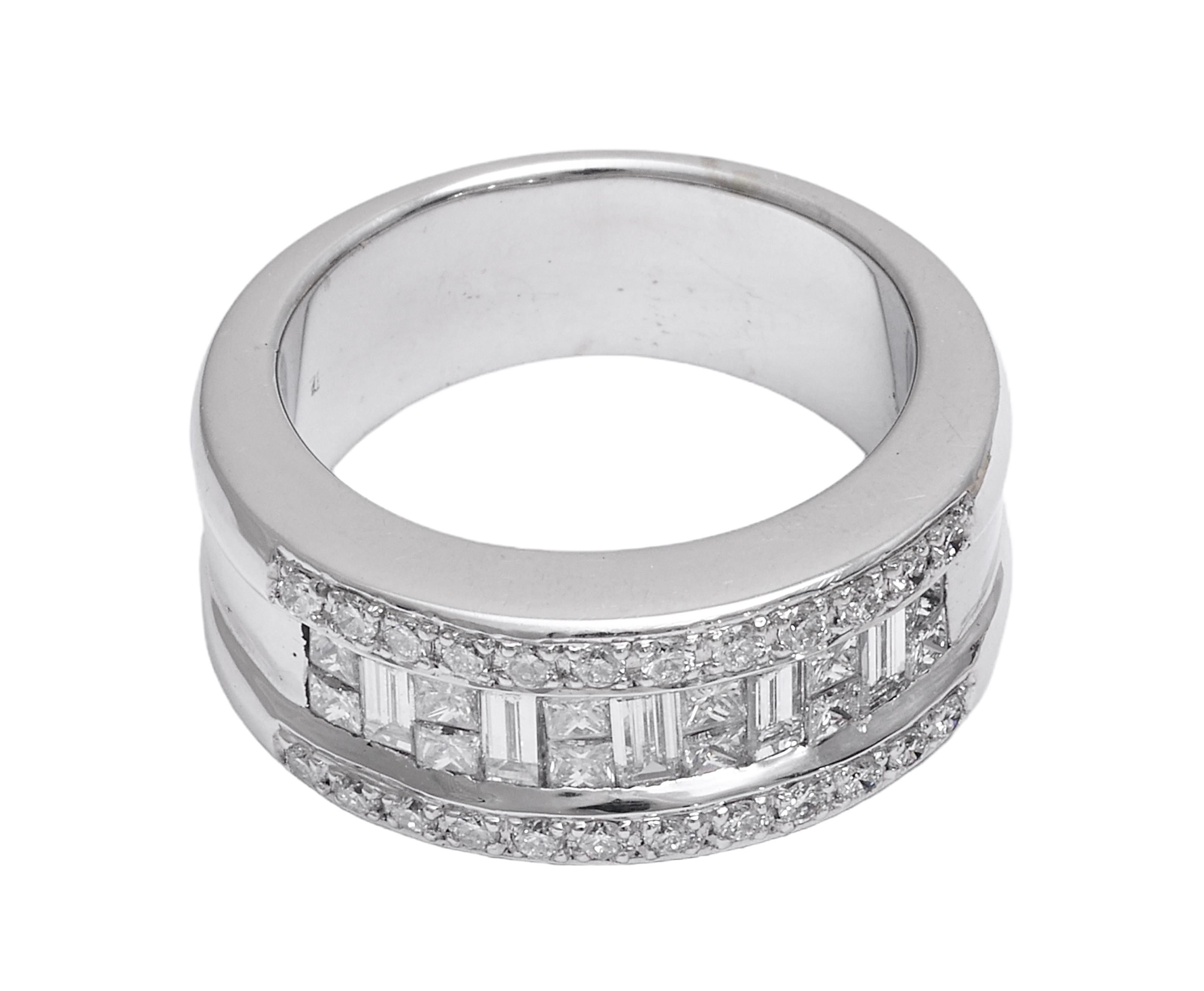 18kt. White Gold Ring Brilliant, Emerald, Baguette Invisible Cut Diamonds 1.07ct For Sale 2
