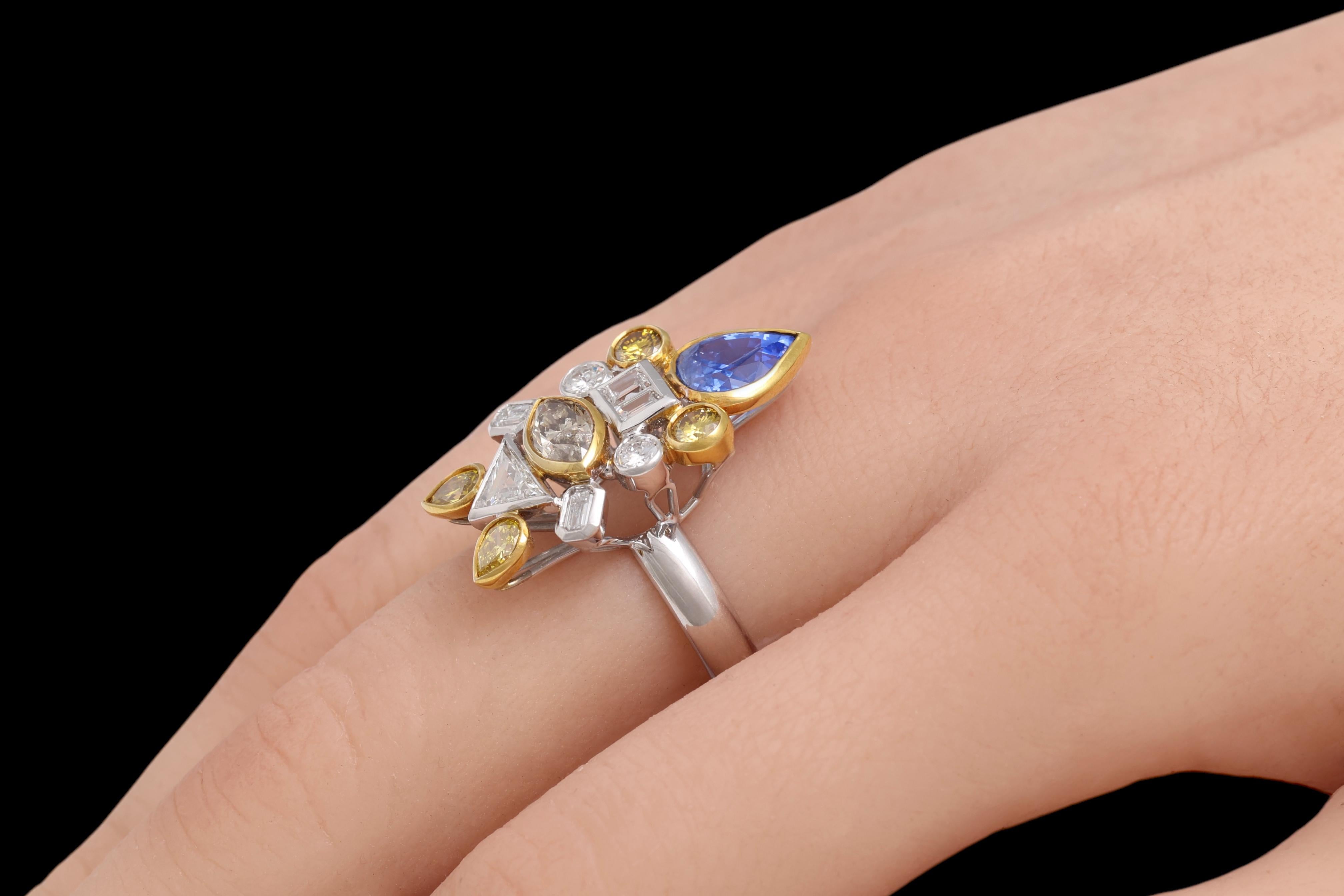 18kt white Gold Ring Depicting a Fish with 2.03ct Diamonds, 2.29ct Sapphires For Sale 6