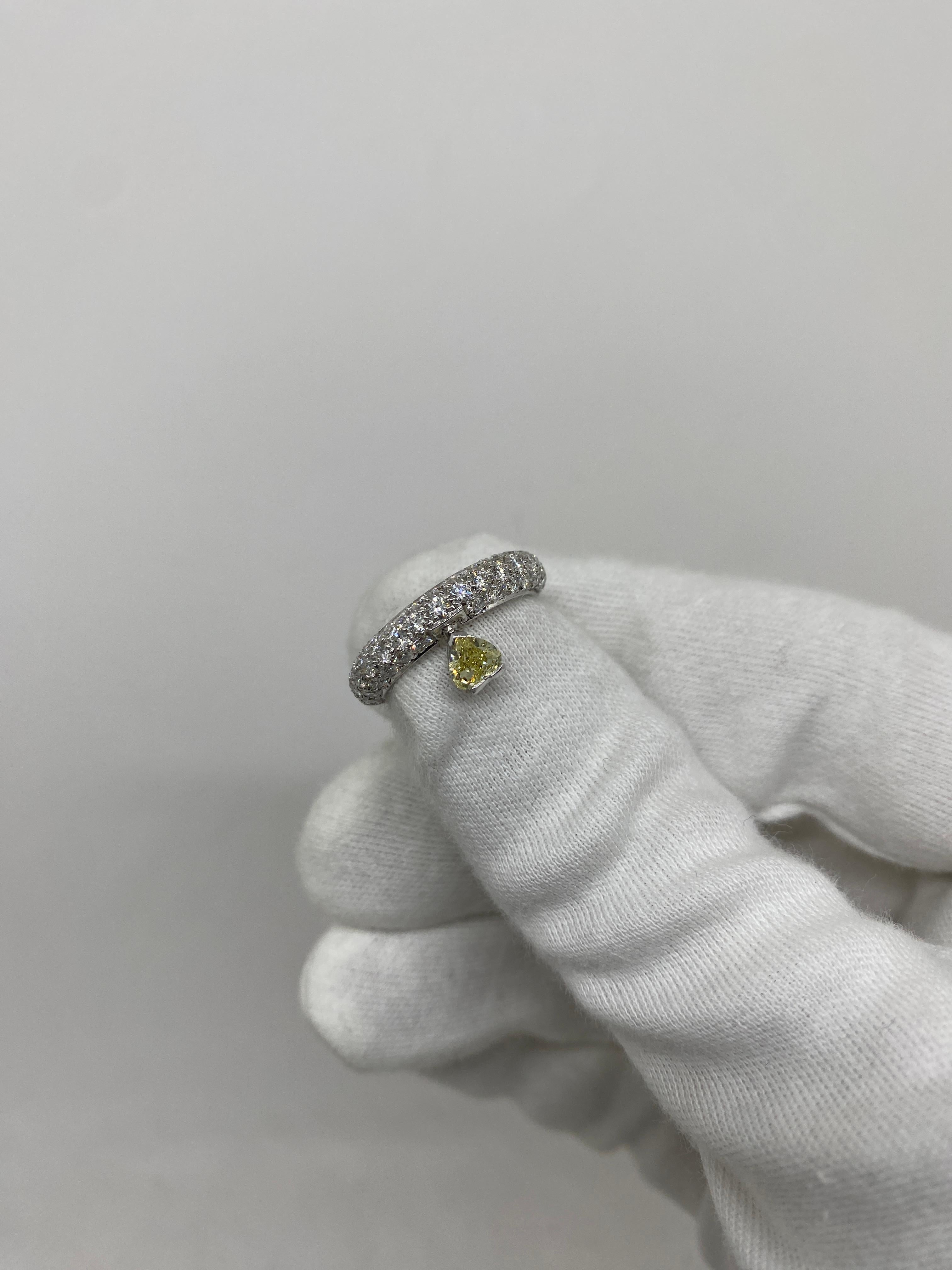 18Kt White Gold Ring Fancy Yellow Heart Drop 0.50 ct White Diamonds 1.87 ct For Sale 2