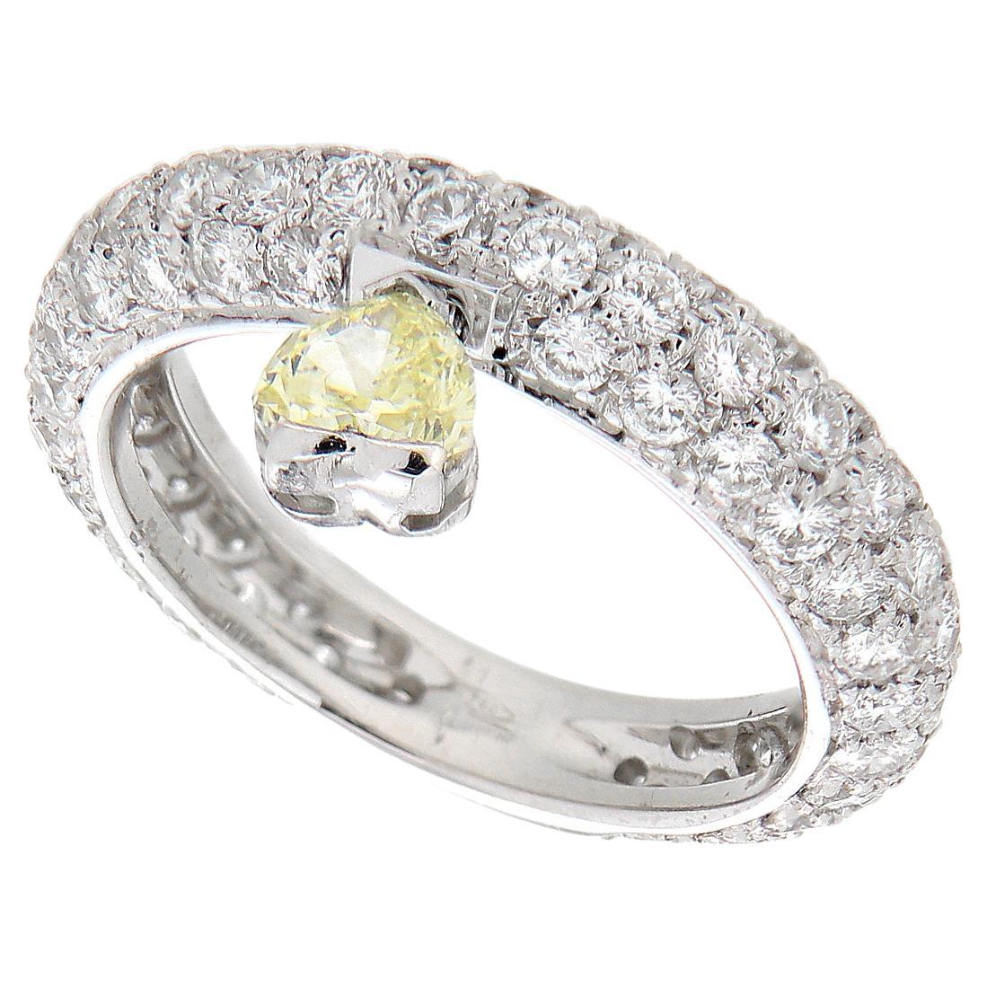18Kt White Gold Ring Fancy Yellow Heart Drop 0.50 ct White Diamonds 1.87 ct For Sale