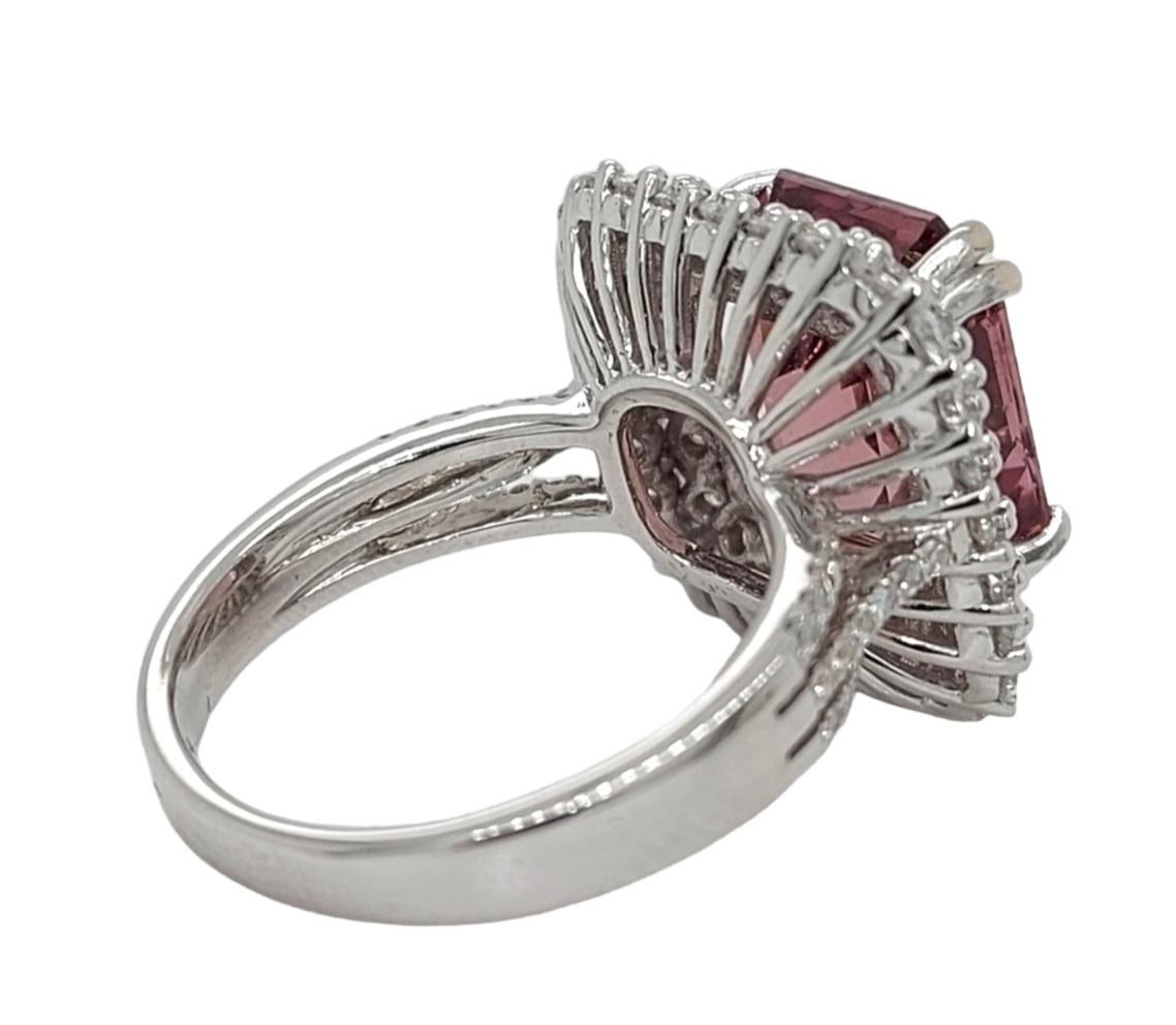 18 Karat White Gold Ring NH Burmese 7.52 Carat Spinel & 2 Carat Diamonds In New Condition For Sale In Antwerp, BE