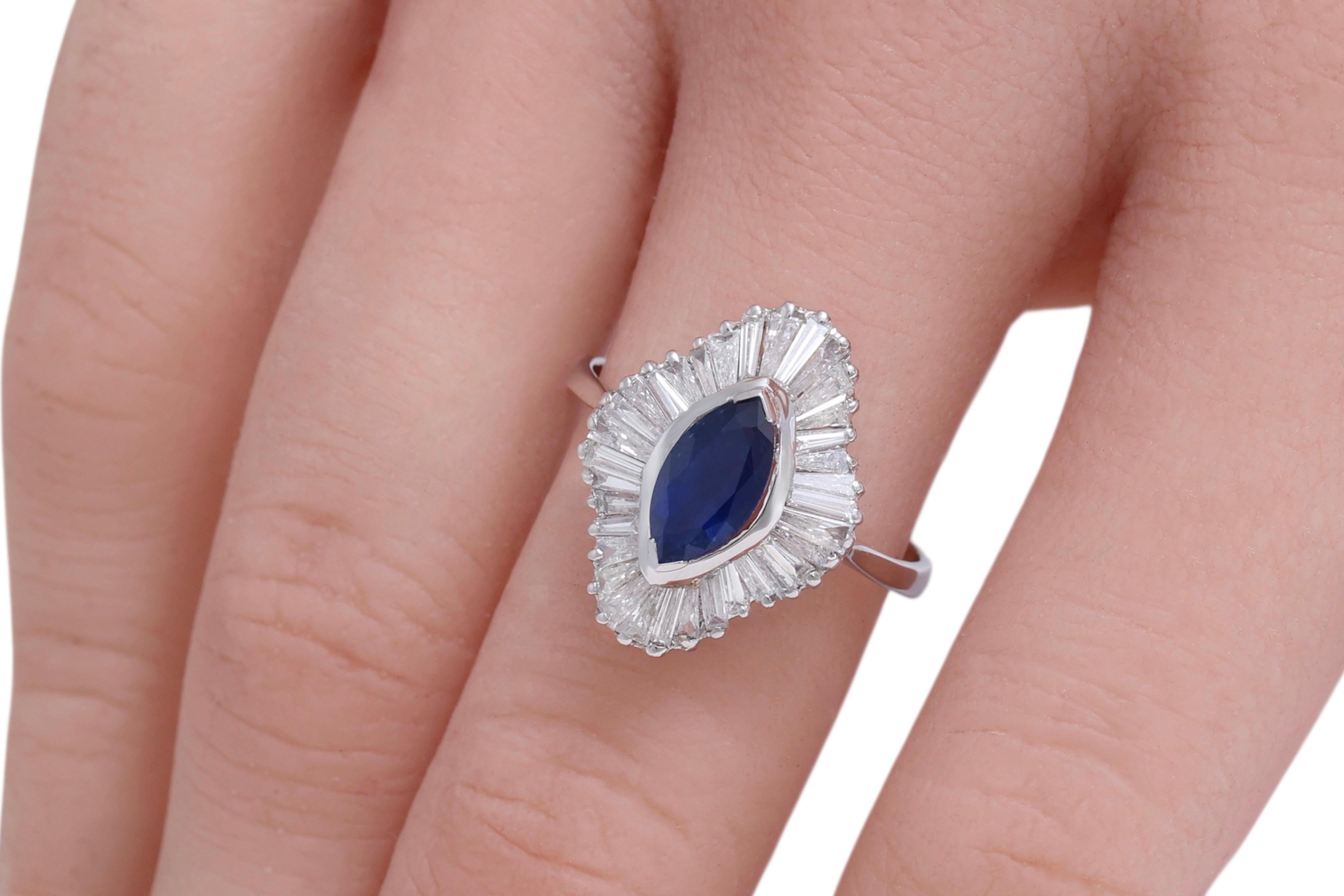 Bague en or blanc 18 carats avec saphir taille marquise 1,02 carat et diamants 2,4 carats en vente 8