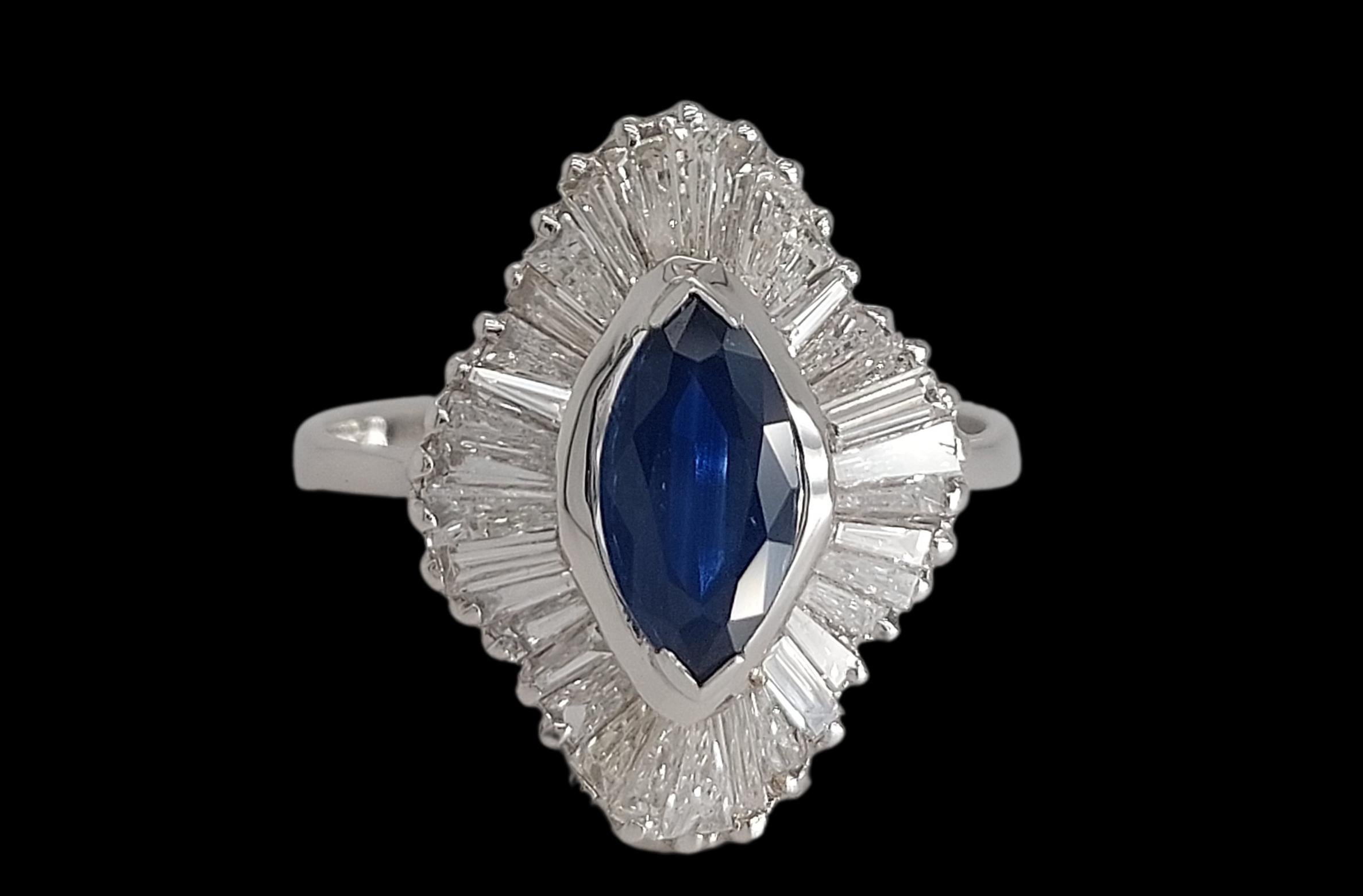 18kt White Gold Ring with 1.02ct Marquise Cut Sapphire and 2.4ct Diamonds In Excellent Condition For Sale In Antwerp, BE