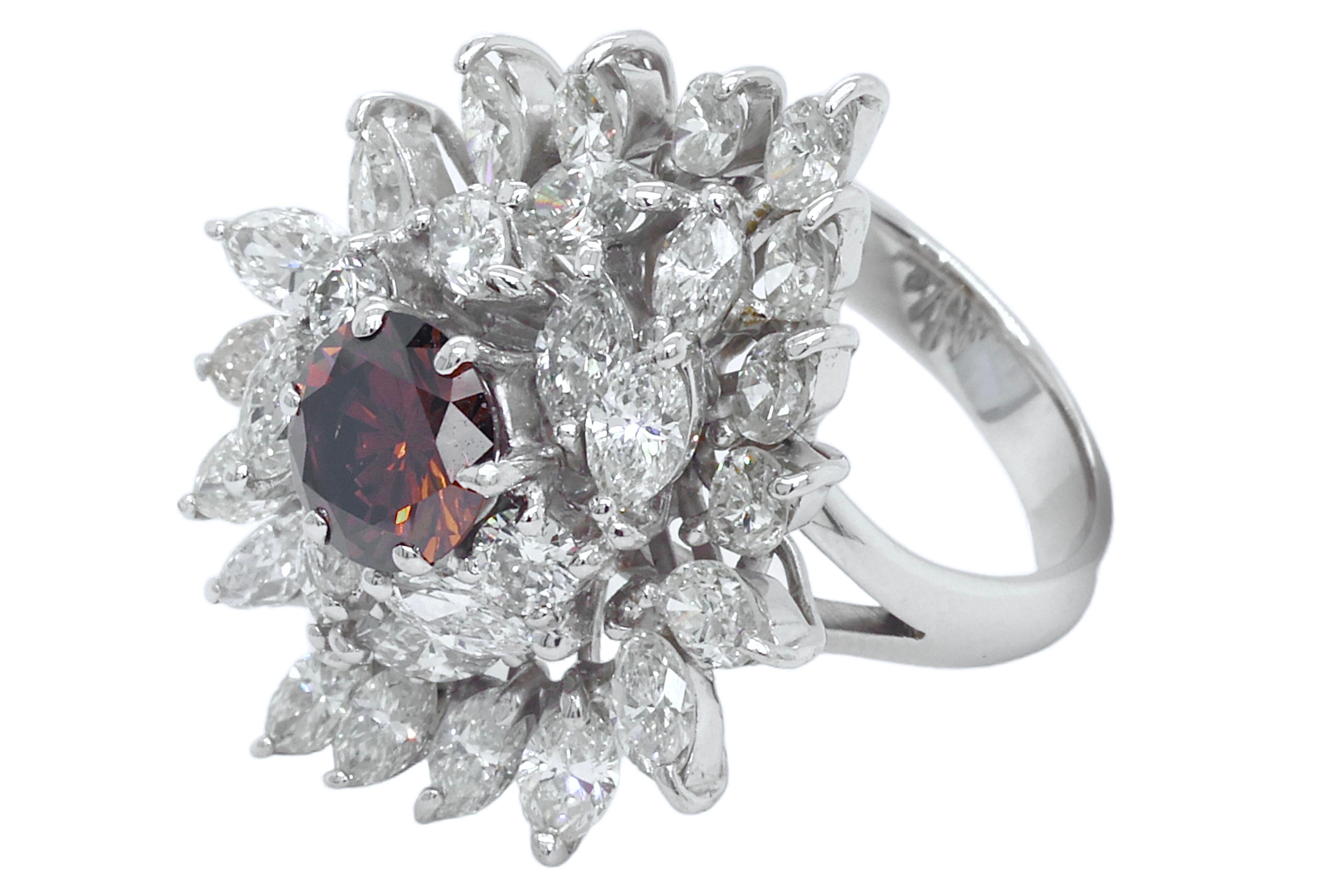 18kt White Gold Ring with 1.4ct Brown Diamond, Marquise & Brilliant Cut Diamonds For Sale 1