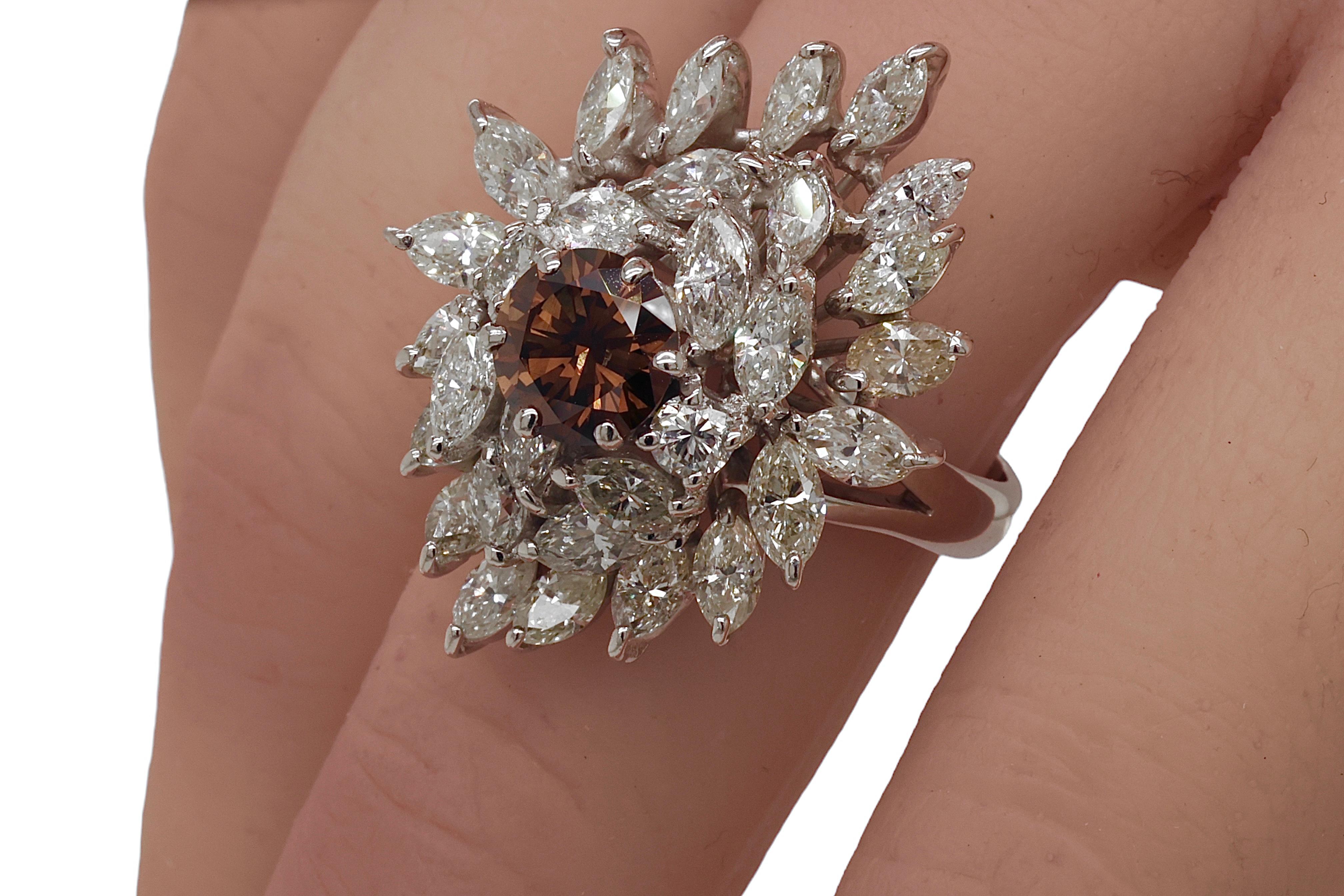 18kt White Gold Ring with 1.4ct Brown Diamond, Marquise & Brilliant Cut Diamonds For Sale 4