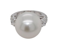 18kt White Gold Ring with 1.64 Carat Diamonds and a Big Pearl South Sea