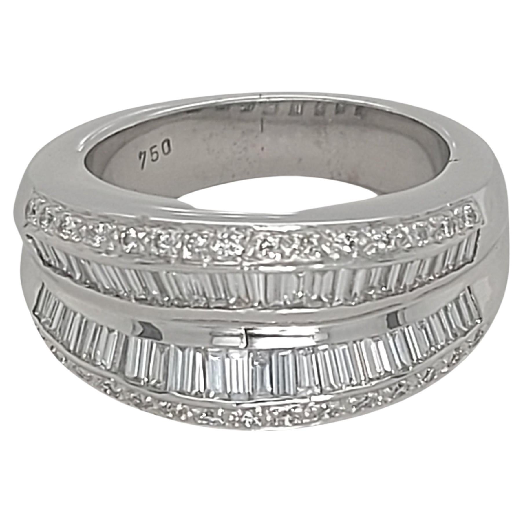 Bague en or blanc 18 ct avec diamants baguettes et brillants de 2 ct en vente