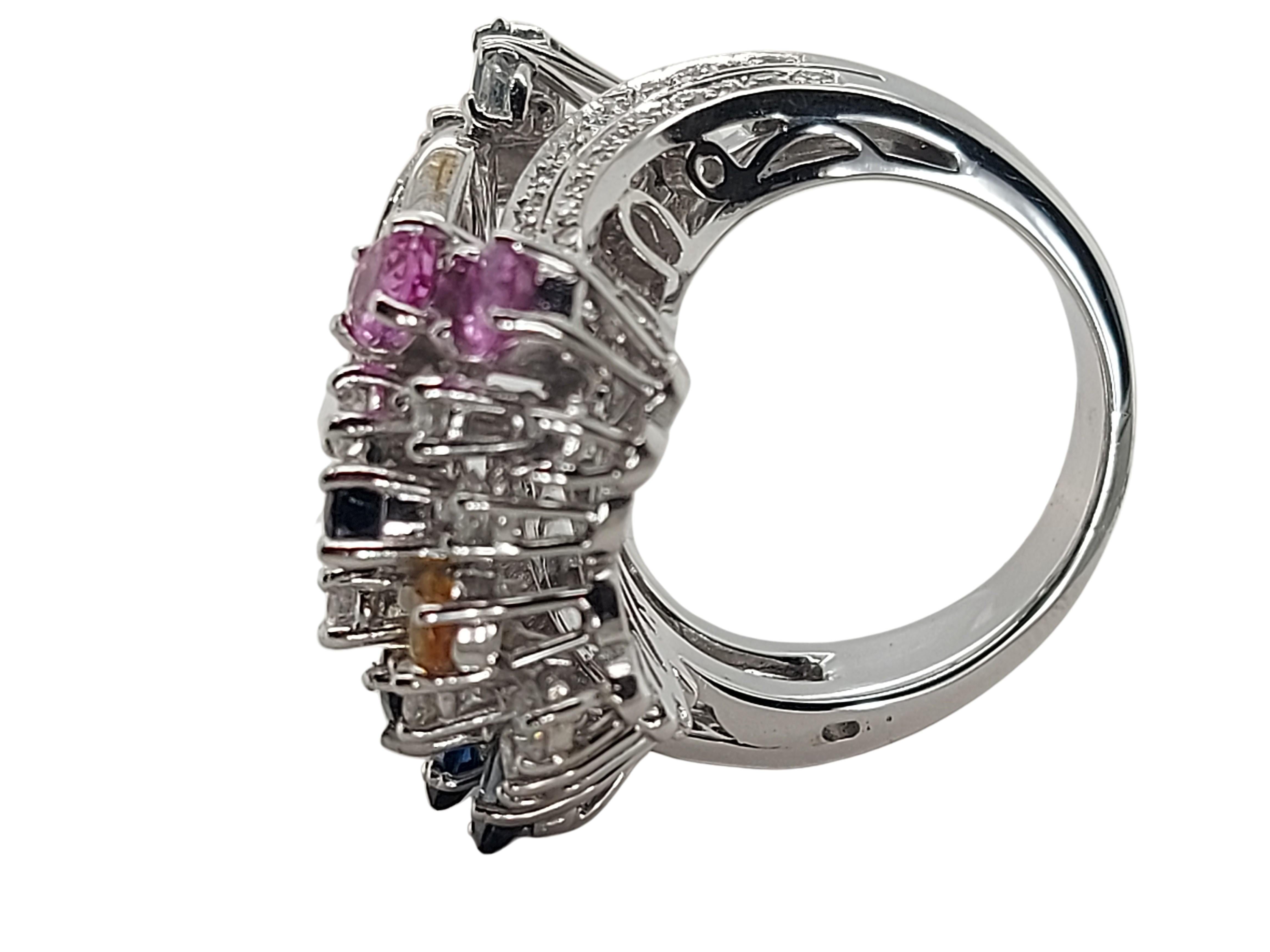 18Kt White Gold Ring with 2.25ct Diamonds & 1.30ct Pink, Yellow, Blue Sapphire In New Condition For Sale In Antwerp, BE