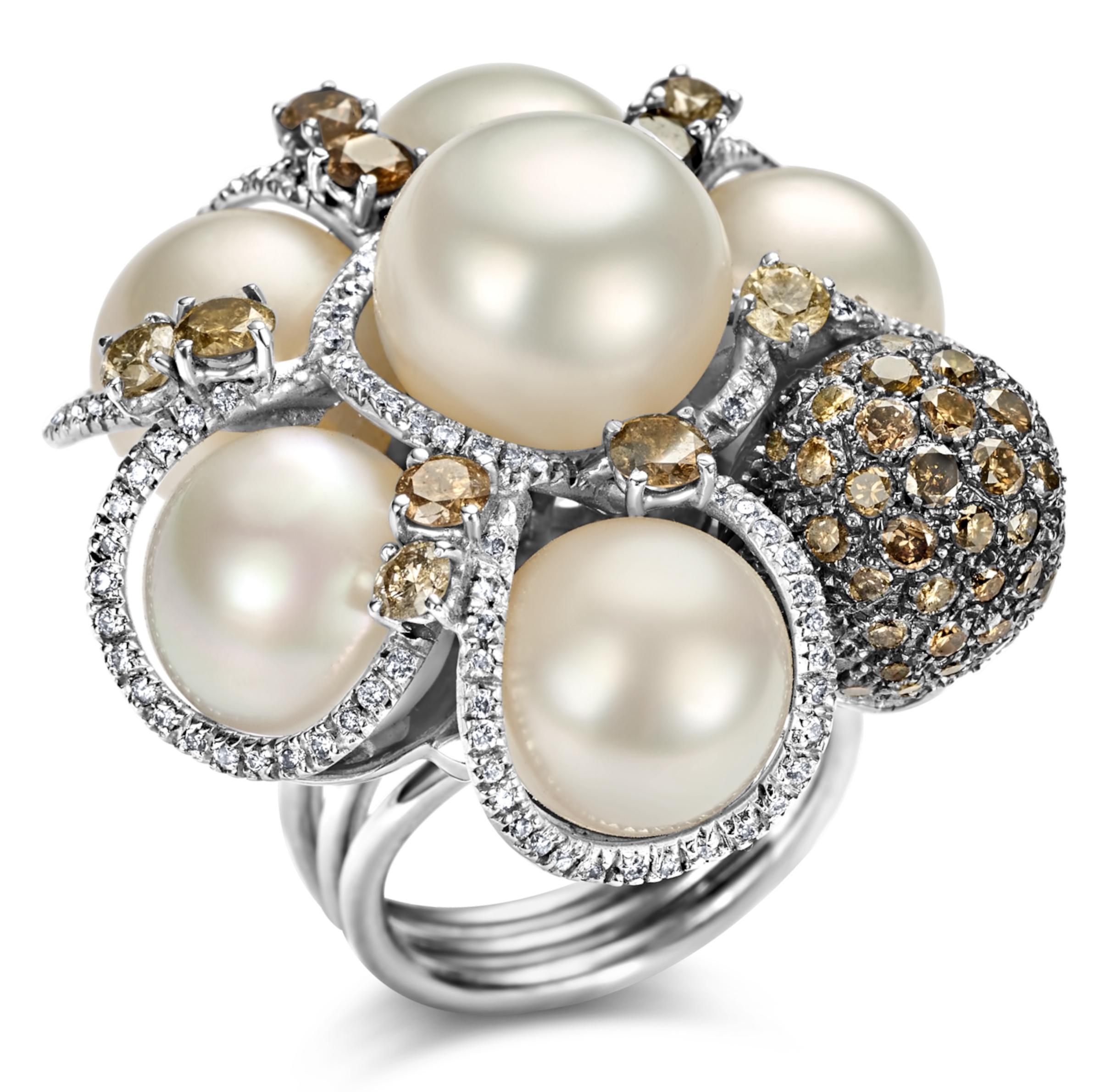 18kt White Gold Ring with 3.65ct Diamonds& Pearls, Can Purchase with Bracelet In New Condition For Sale In Antwerp, BE