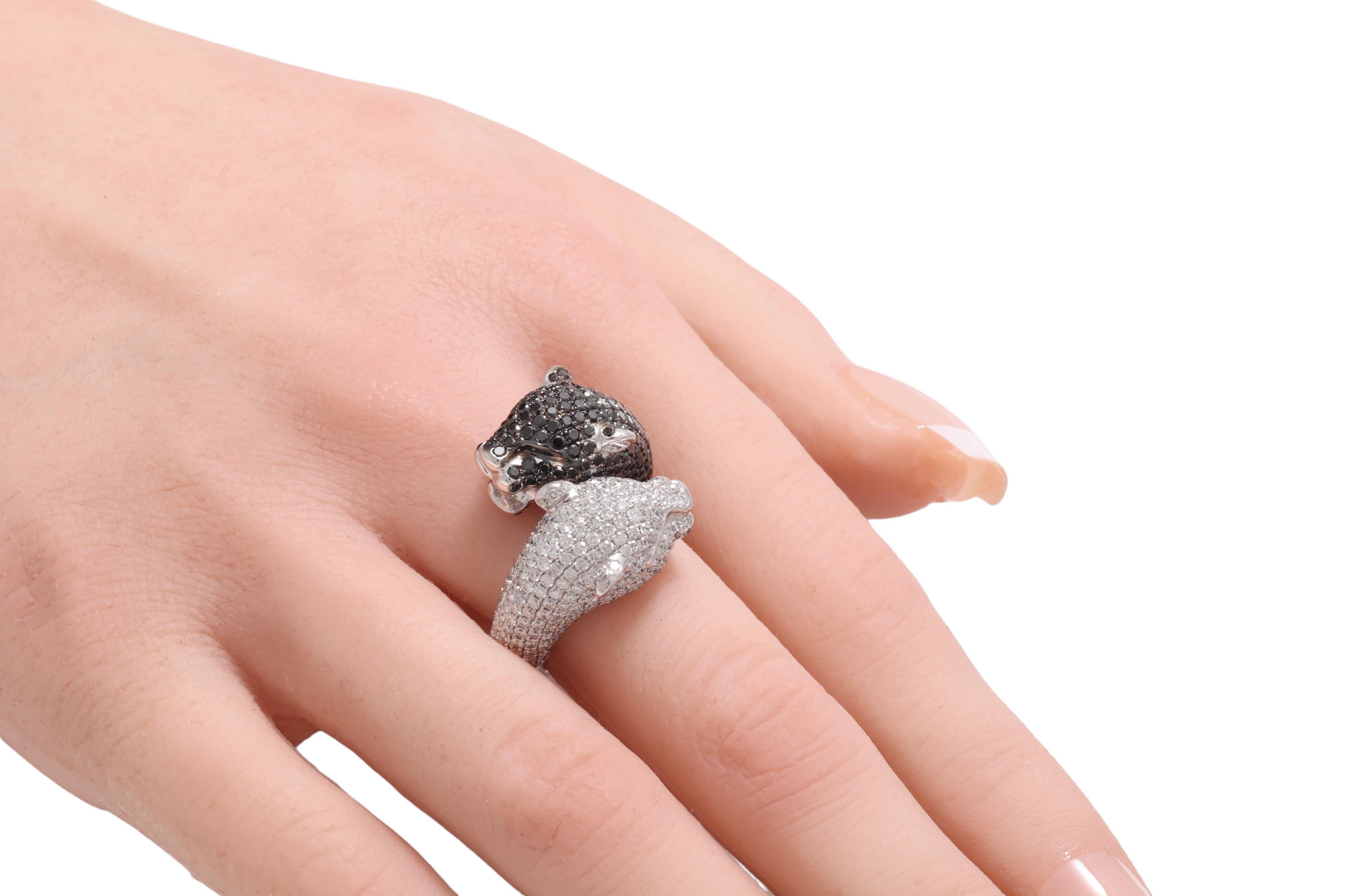 18kt White Gold Ring With 4ct Black and 4ct White Diamonds For Sale 5