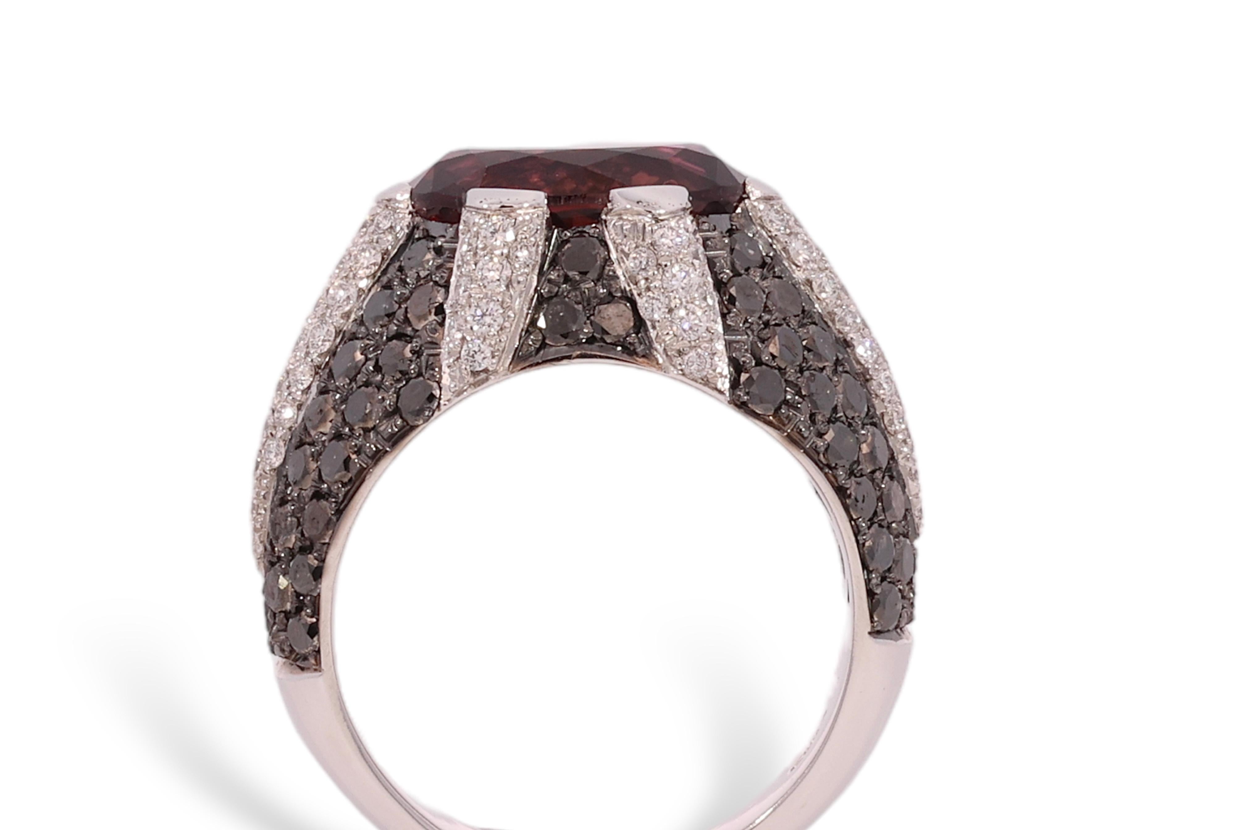 Ring aus 18kt Weißgold mit 5,61ct Turmalin und 2,75ct weißen und schwarzen Diamanten im Angebot 5