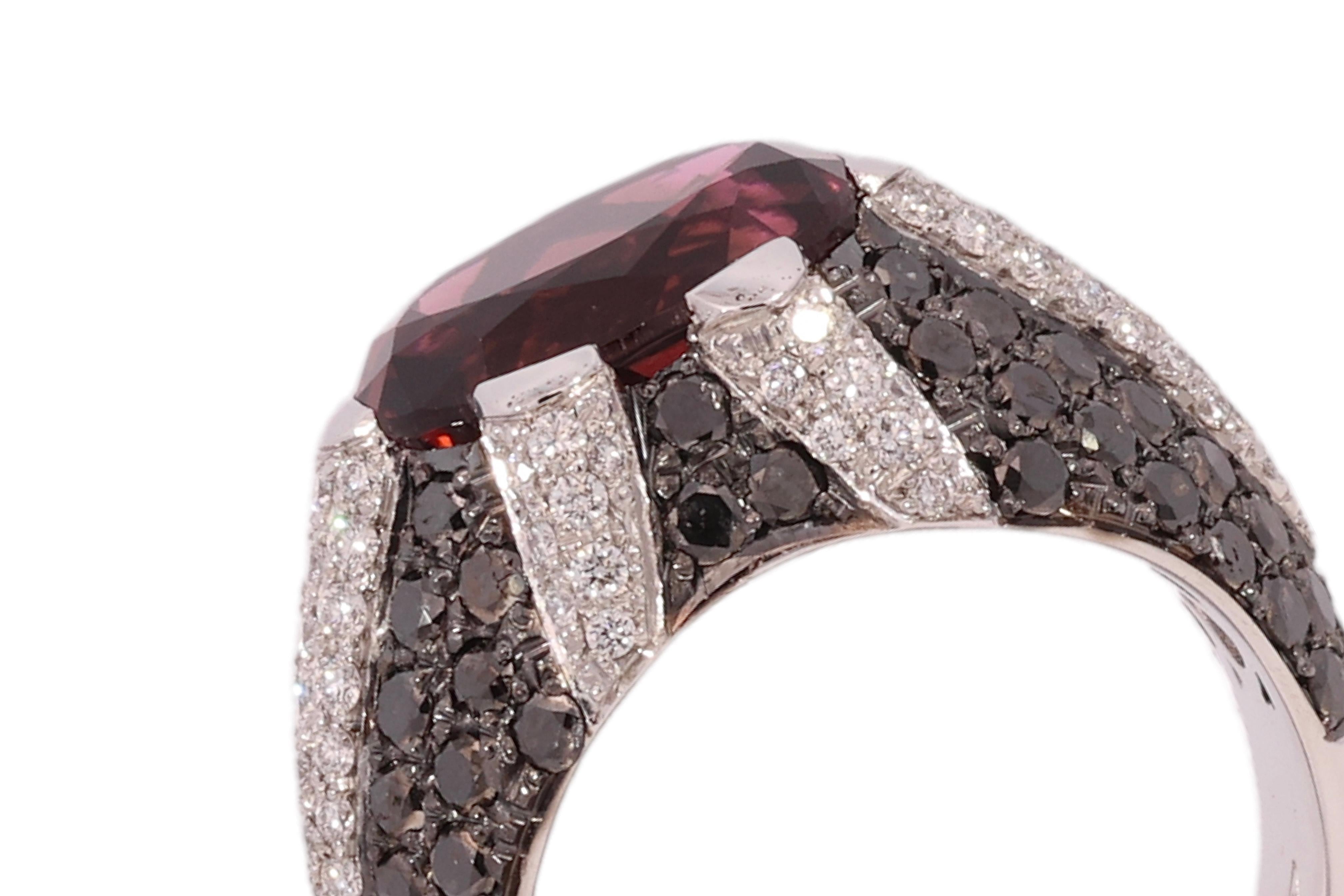 18kt White Gold Ring with 5.61ct Tourmaline and 2.75ct White and Black Diamonds For Sale 6