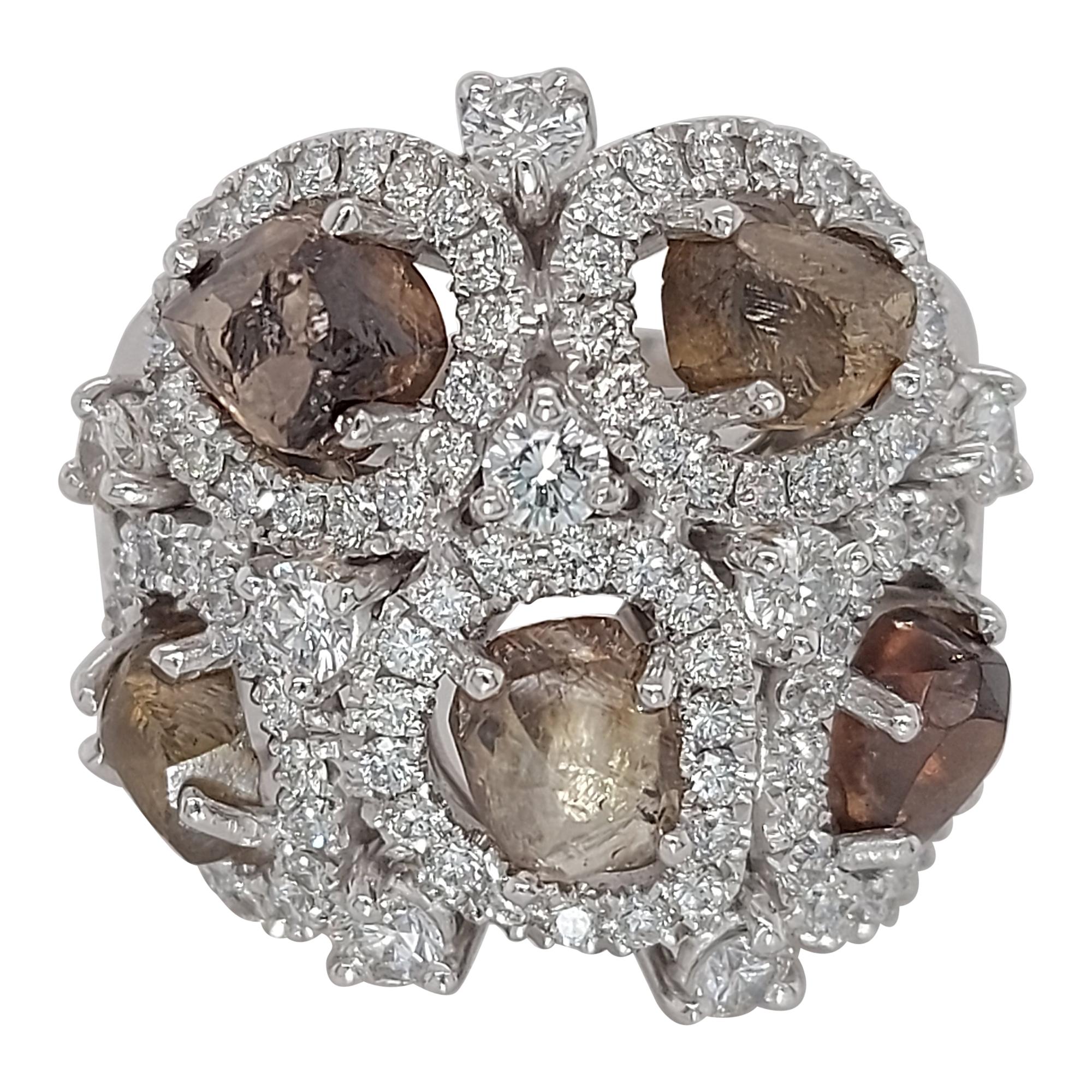 18kt Gold Ring with 6.11 Carat Rough Diamonds, 1.7 Carat Brilliant Cut Diamonds For Sale