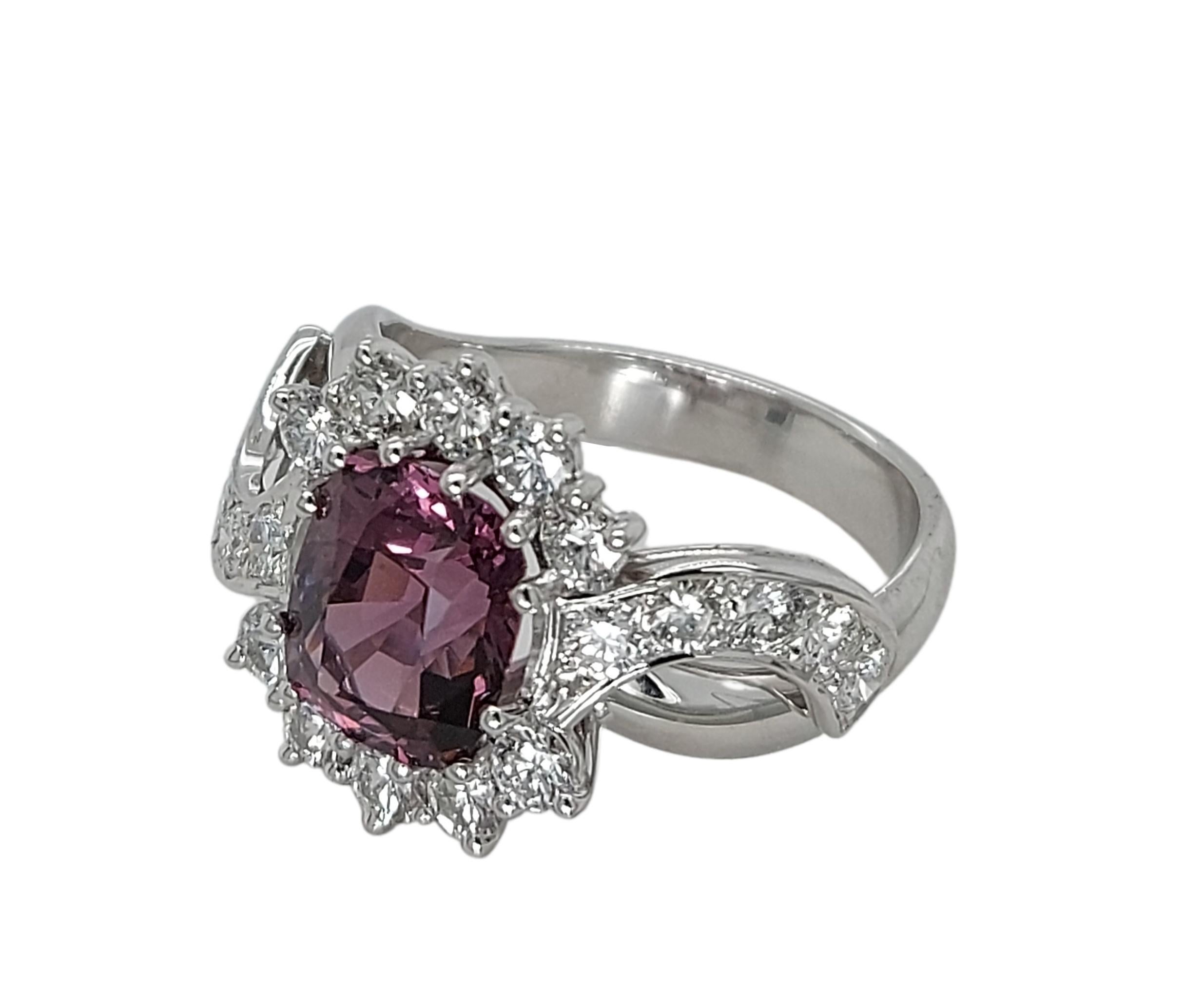 18kt White Gold Ring with a 3.25 Ct No Heat Spinel Stone and 1.2ct Diamonds For Sale 2