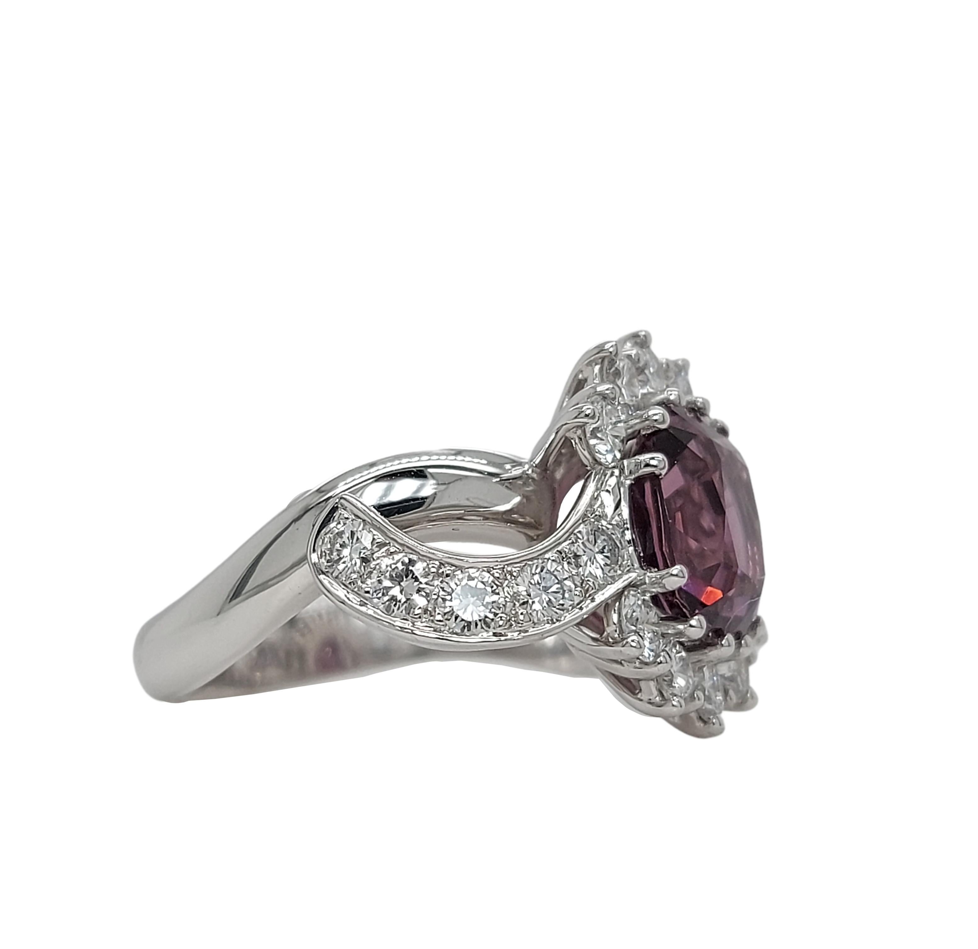 18kt White Gold Ring with a 3.25 Ct No Heat Spinel Stone and 1.2ct Diamonds For Sale 3