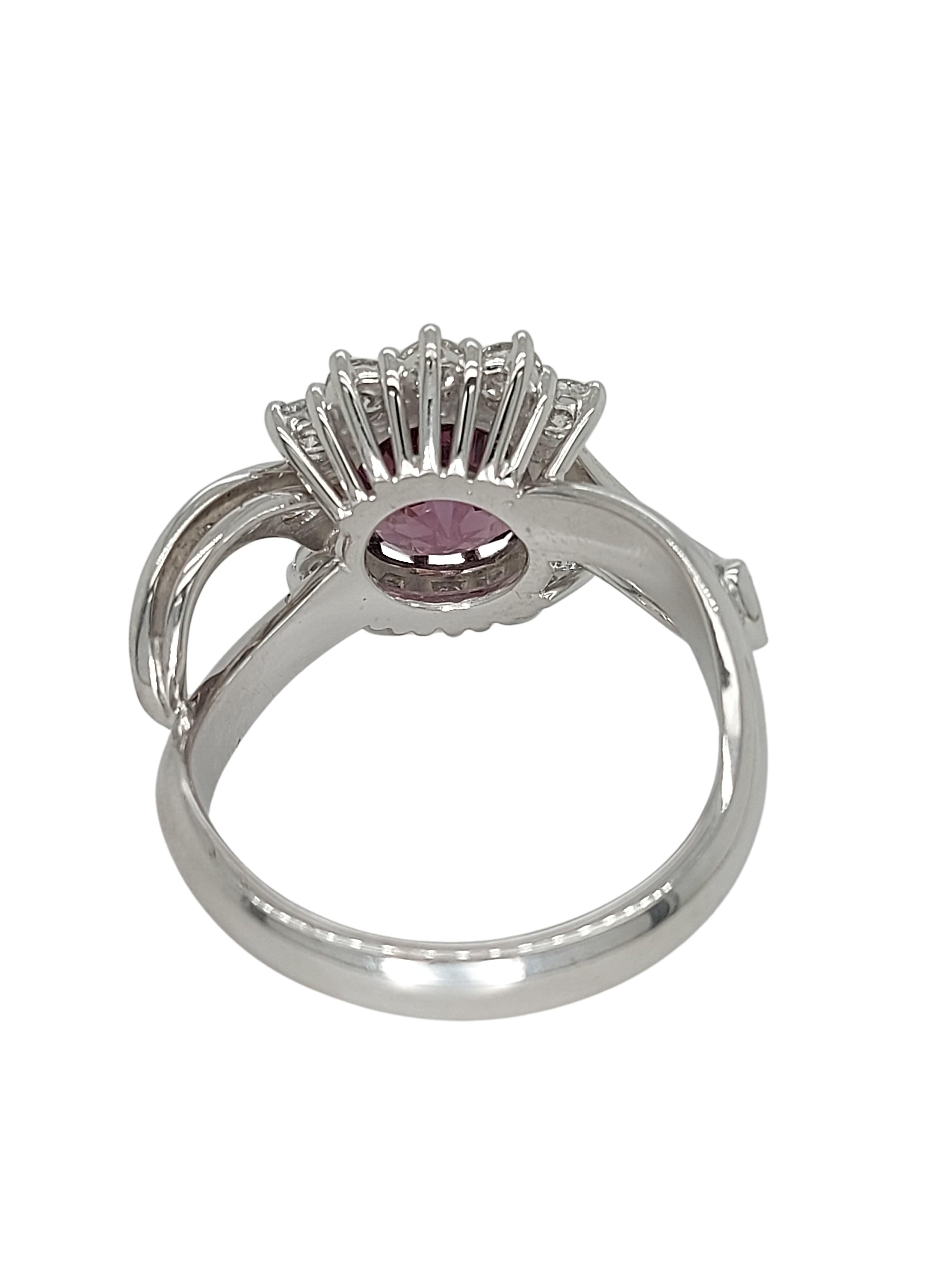 18kt White Gold Ring with a 3.25 Ct No Heat Spinel Stone and 1.2ct Diamonds For Sale 4