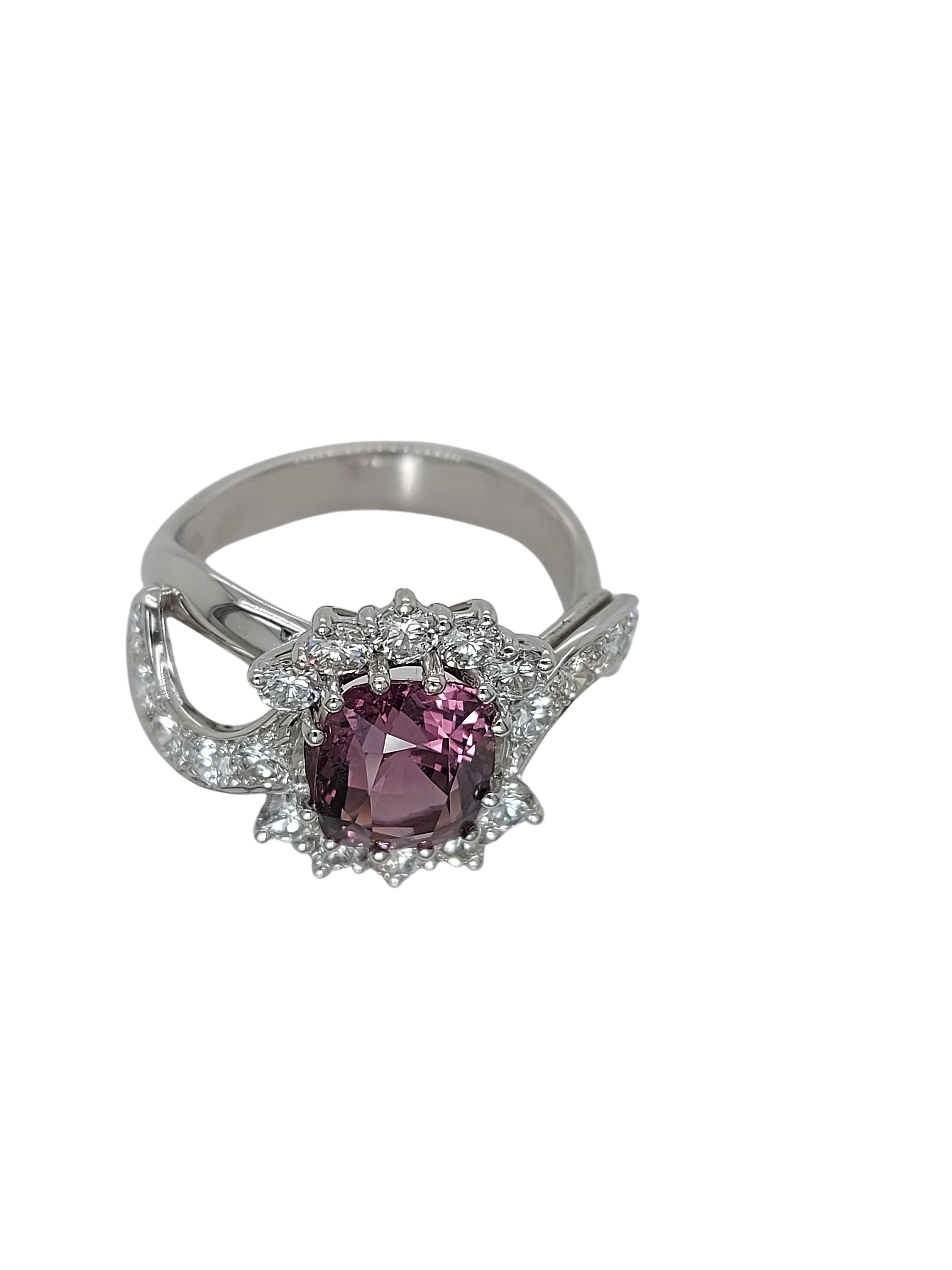18kt White Gold Ring with a 3.25 Ct No Heat Spinel Stone and 1.2ct Diamonds For Sale 6