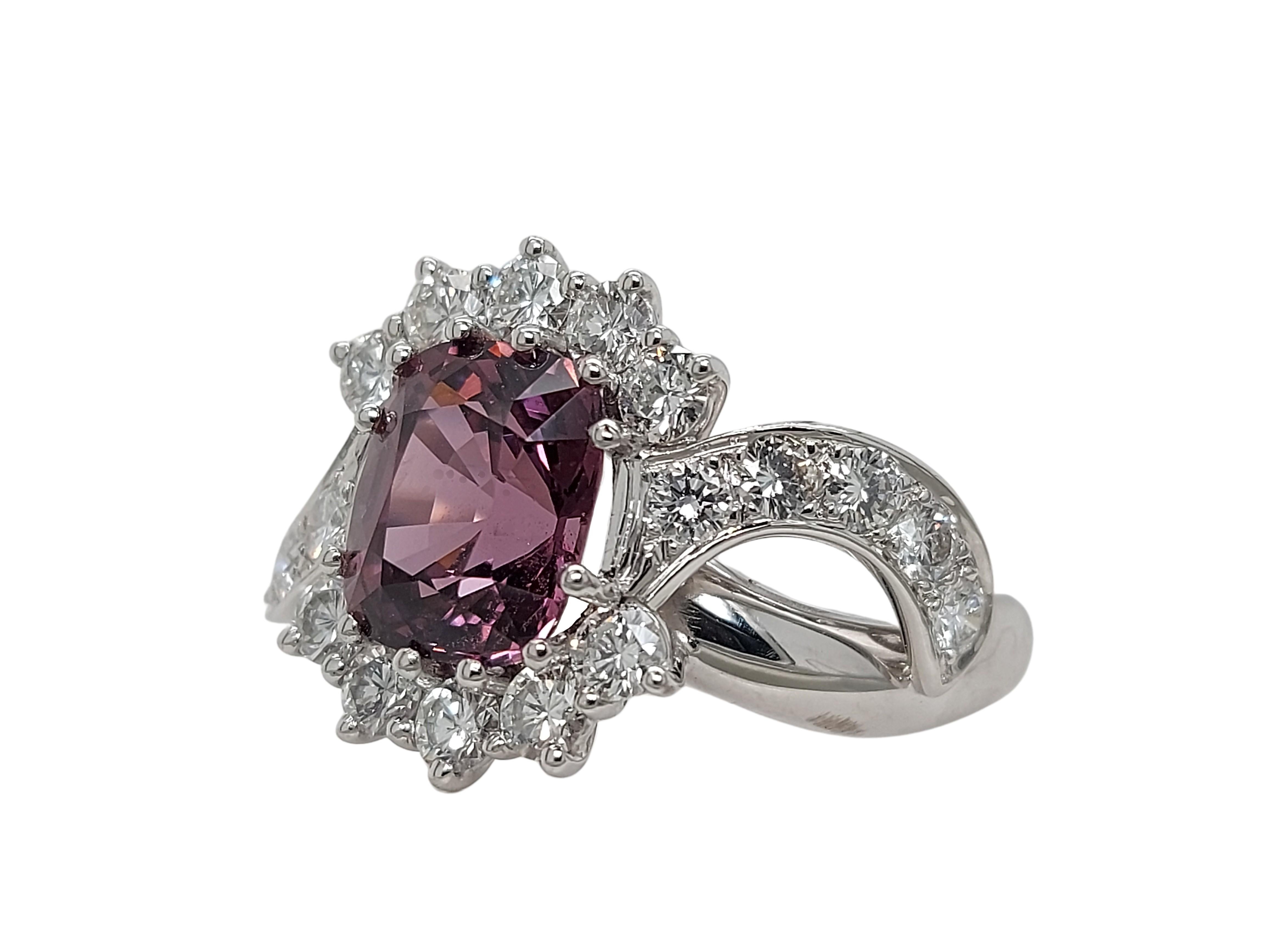 Women's or Men's 18kt White Gold Ring with a 3.25 Ct No Heat Spinel Stone and 1.2ct Diamonds For Sale
