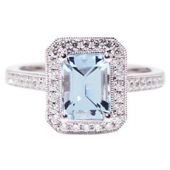 18 Karat White Gold Engagement Ring with Aquamarine and Diamonds