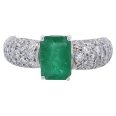 18kt white Gold Ring with Emerald & Diamonds