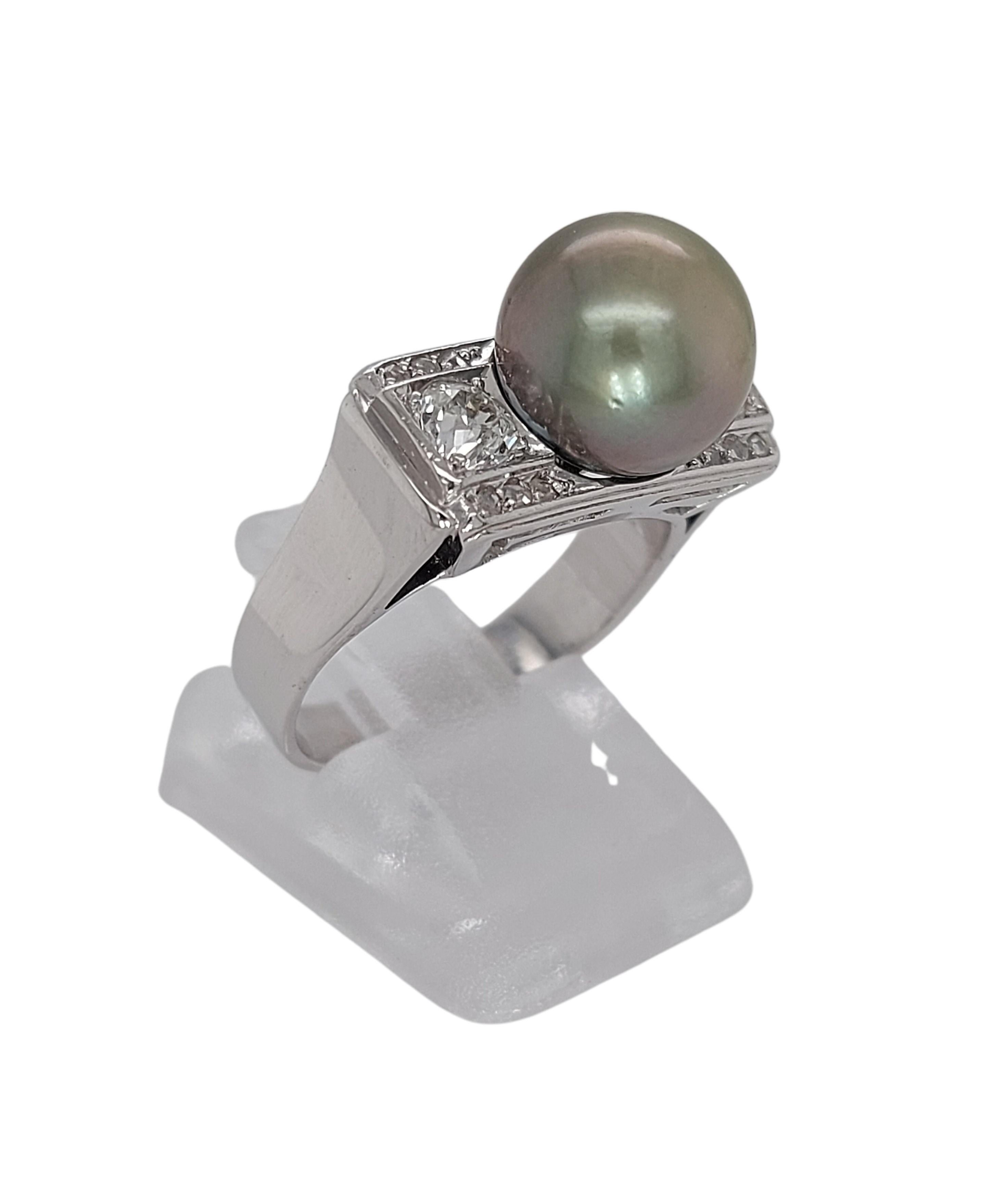 Women's or Men's 18kt White Gold Ring with Green Tahiti Pearl and 0.5ct Old Mine Cut Diamonds