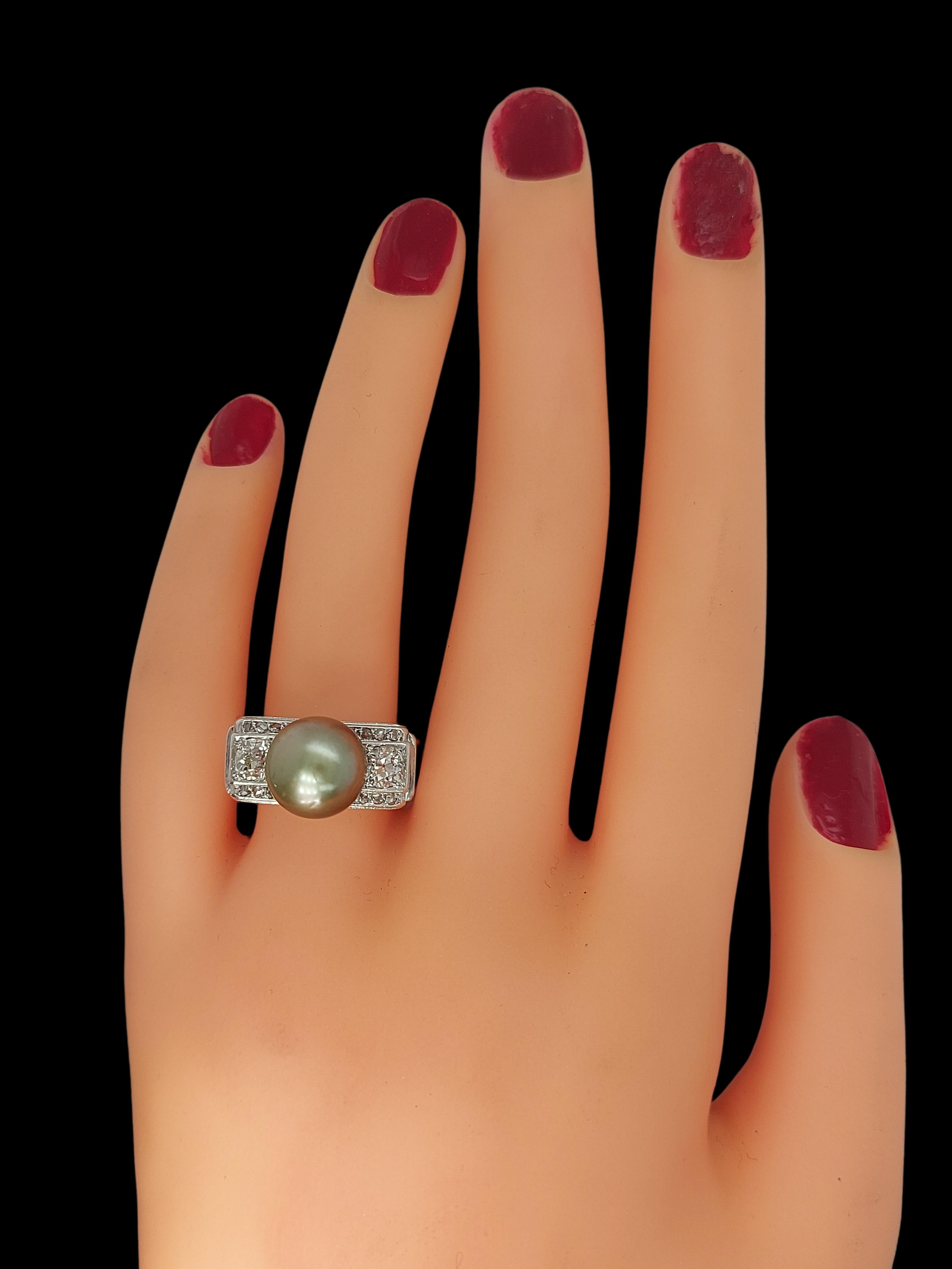 18kt White Gold Ring with Green Tahiti Pearl and 0.5ct Old Mine Cut Diamonds 3