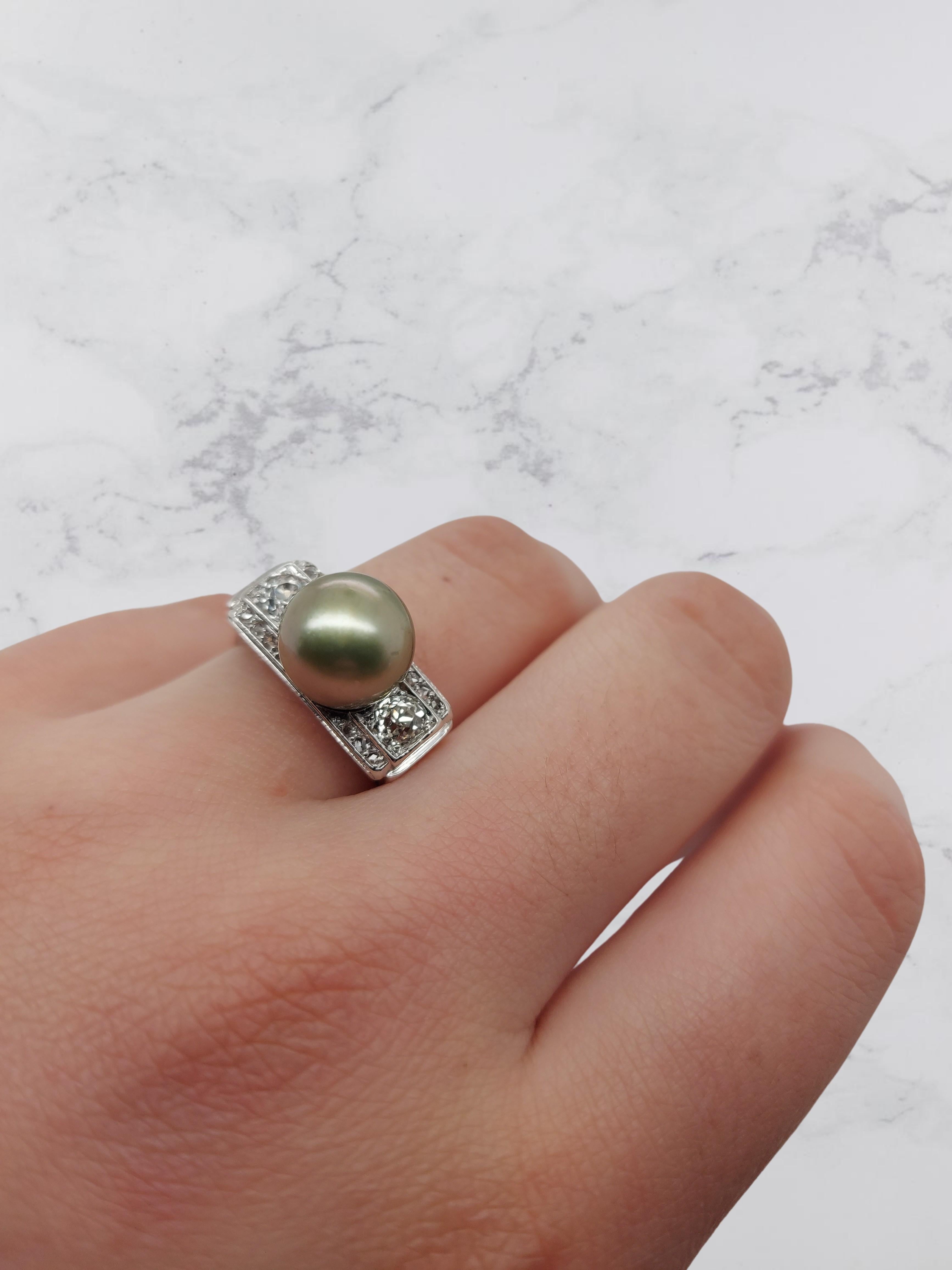18kt White Gold Ring with Green Tahiti Pearl and 0.5ct Old Mine Cut Diamonds 4